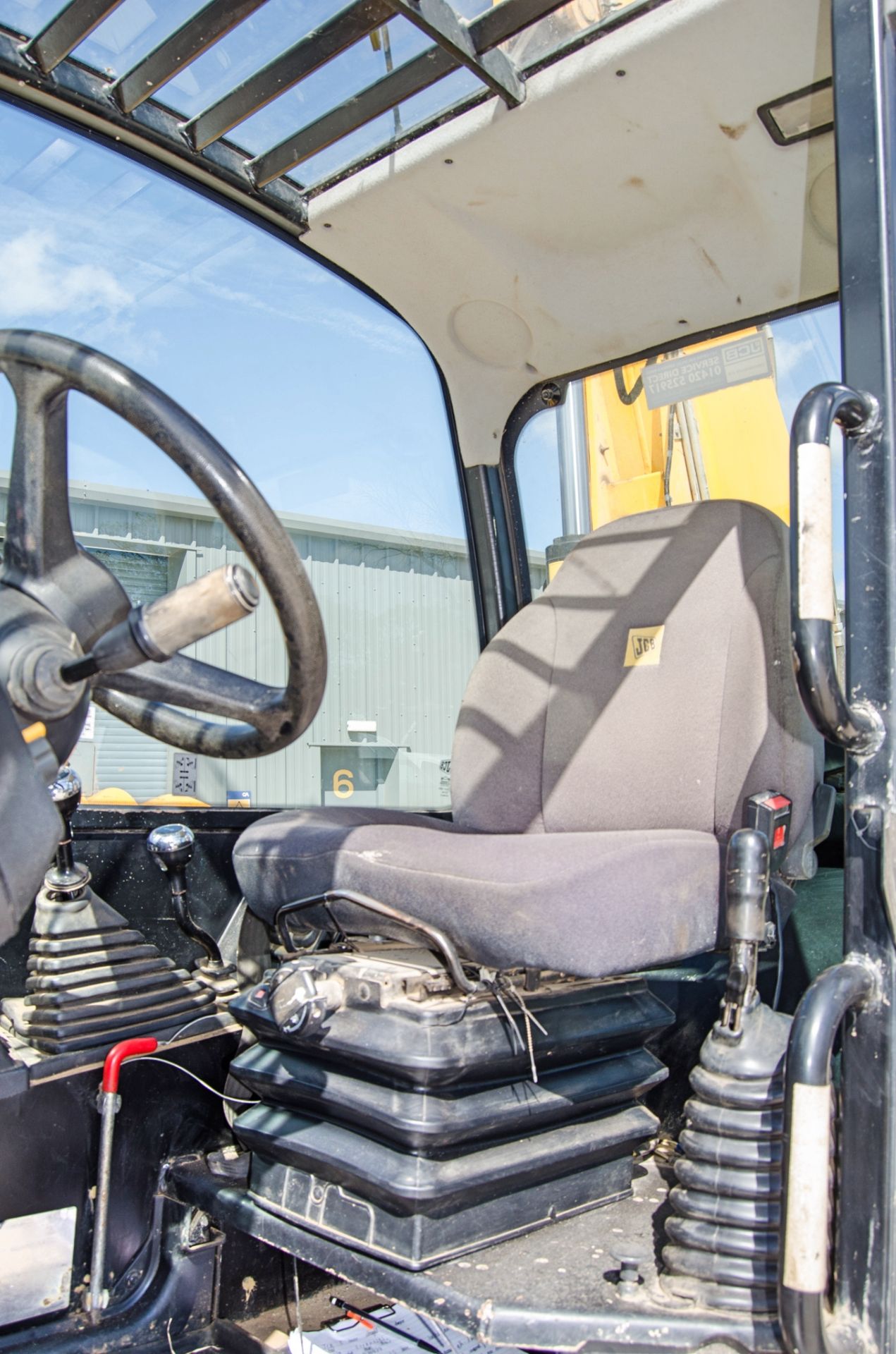 JCB 535-125 Hi-Viz 12.5 metre telescopic handler Year: 2015 S/N: 2350421 Recorded Hours: 4086 - Image 16 of 23