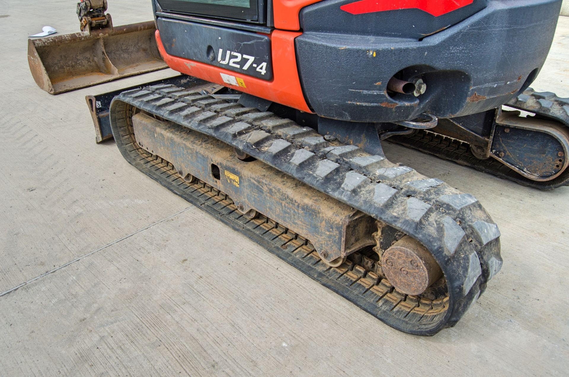 Kubota U27-4 2.7 tonne rubber tracked mini excavator Year: 2016 S/N: 58754 Recorded Hours: 2644 - Image 9 of 24