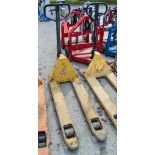 Hand hydraulic pallet truck 46265