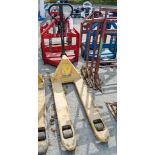 Hand hydraulic pallet truck 49277