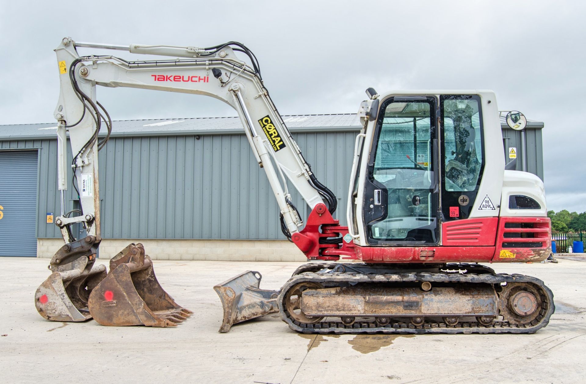 Takeuchi TB290 9 tonne rubber tracked excavator Year: 2017 S/N: 190200781 Recorded Hours: 4229 - Image 7 of 25