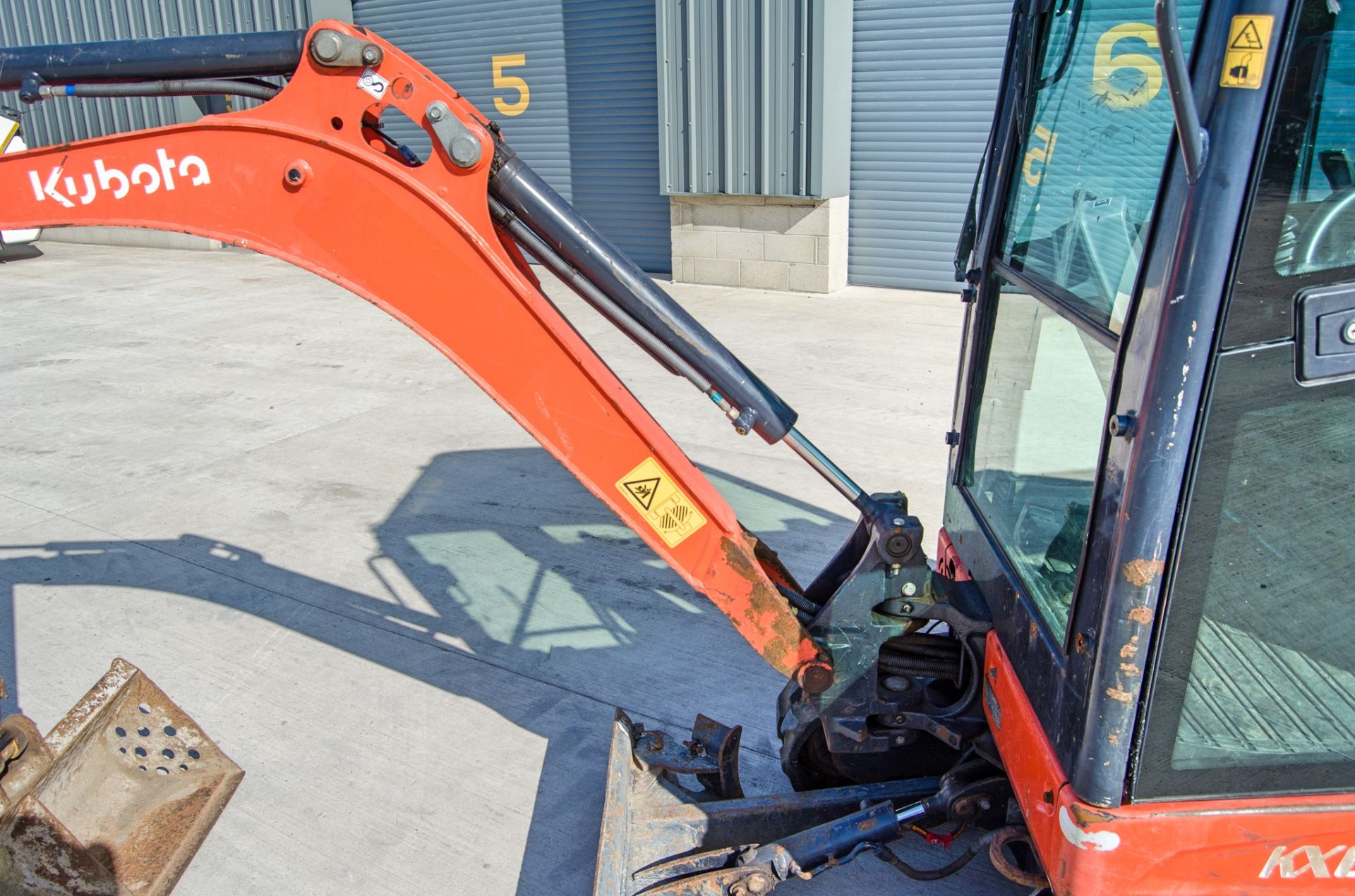 Kubota KX016-4 1.5 tonne rubber tracked mini excavator Year: 2017 S/N: 61511 Recorded Hours: 1808 - Image 17 of 27