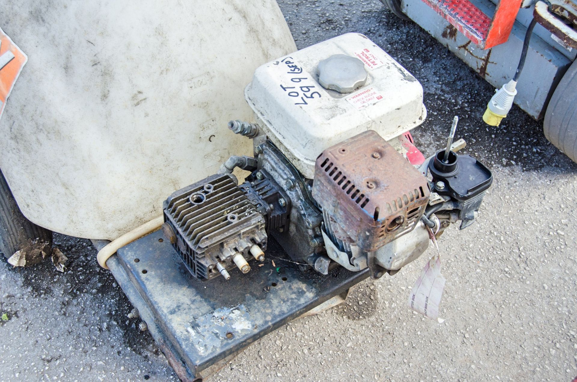 Petrol driven pressure washer bowser for spares 60162 - Bild 3 aus 3