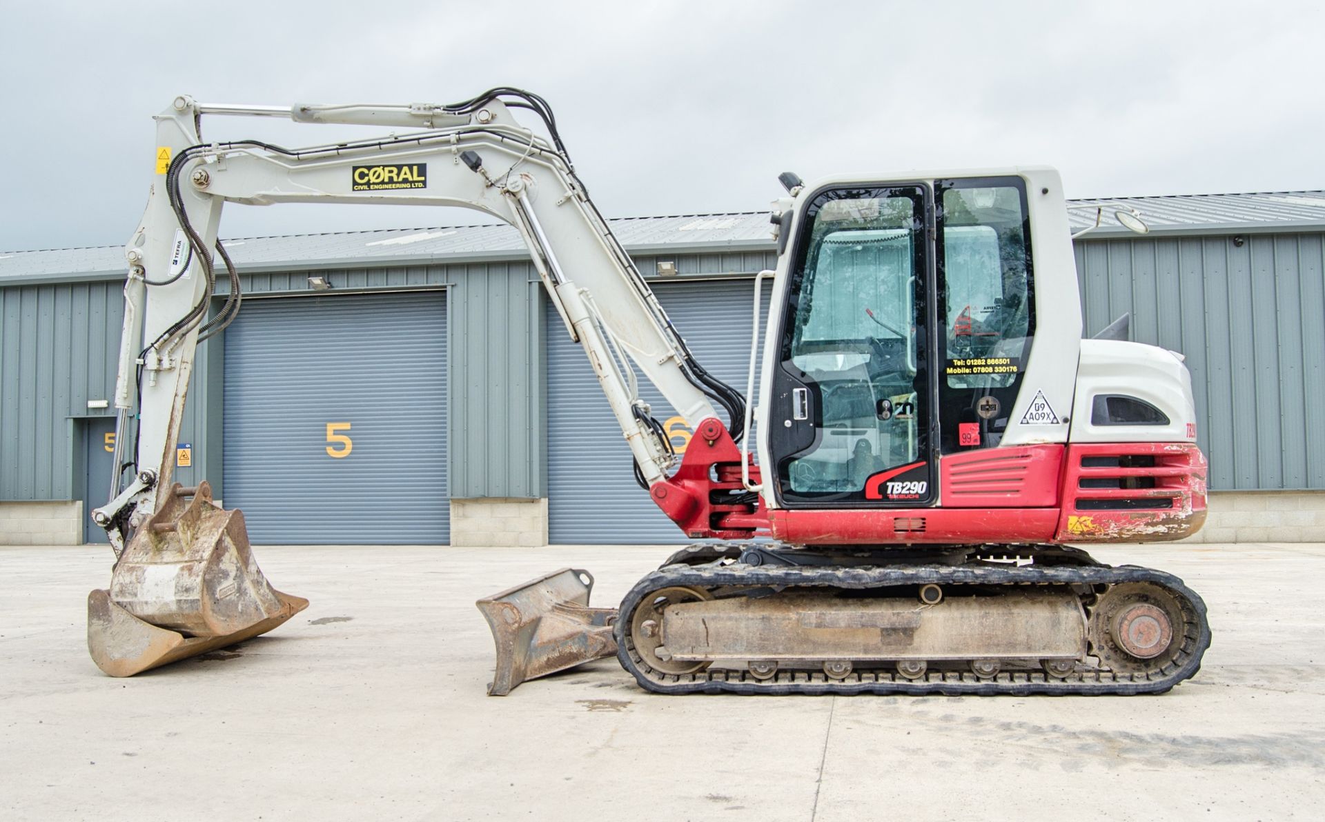 Takeuchi TB290 9 tonne rubber tracked excavator Year: 2016 S/N: 190200568 Recorded Hours: 5861 - Image 8 of 25