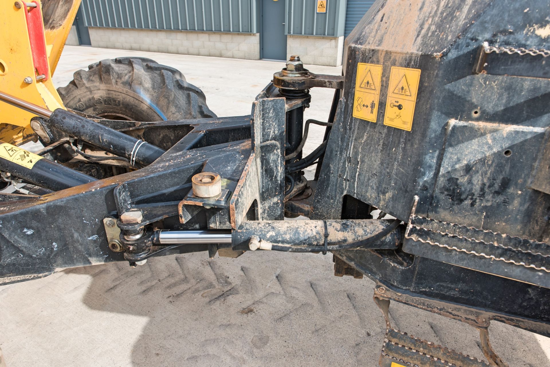 JCB 9 tonne straight skip dumper Year: 2015 S/N: EEFM7922 Recorded Hours: 1901 A677225 c/w V5 - Image 12 of 21