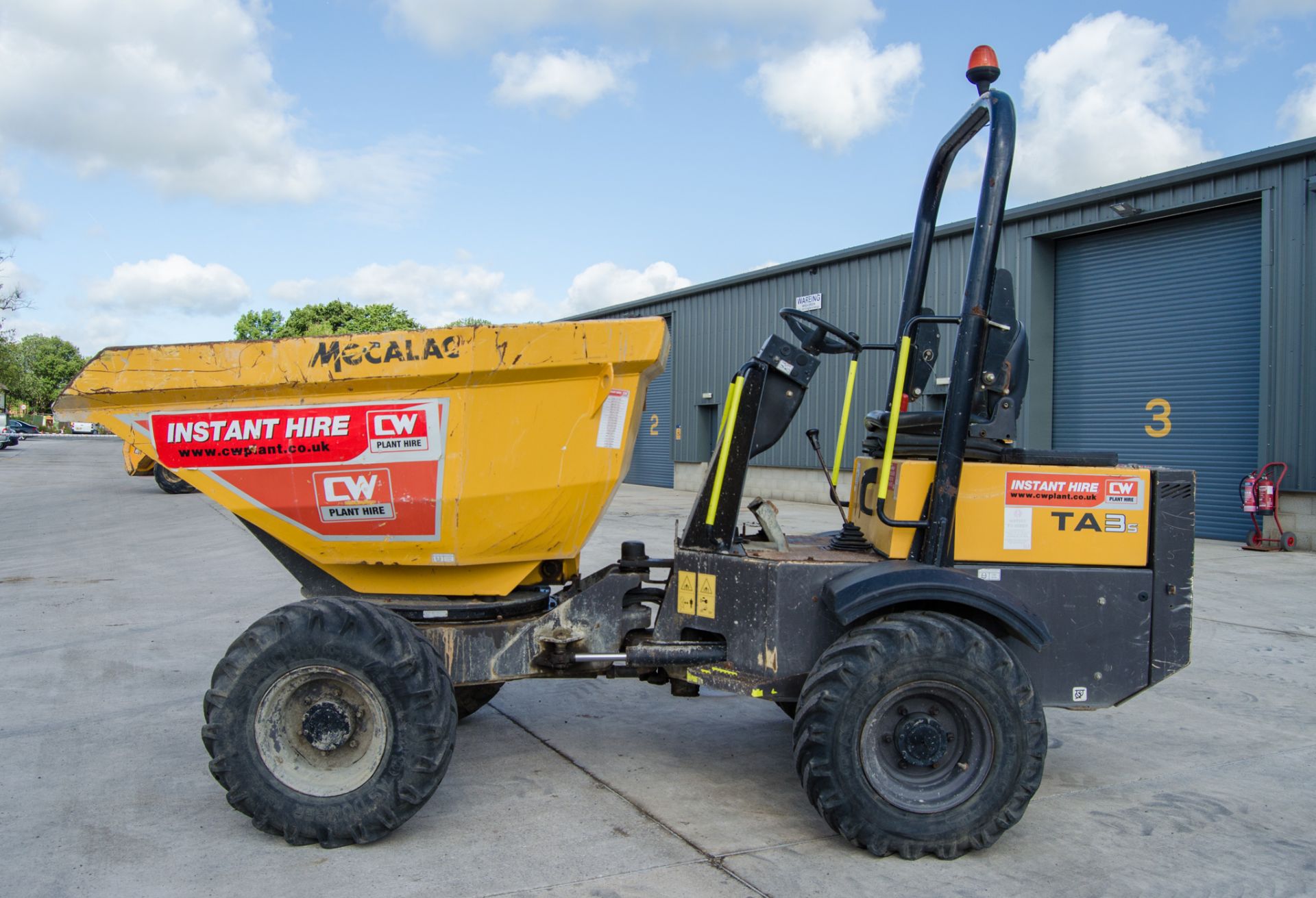 Mecalac TA3s 3 tonne swivel skip dumper Year: 2018 S/N: E34PB4780 Recorded Hours: 1165 82433 - Image 7 of 21