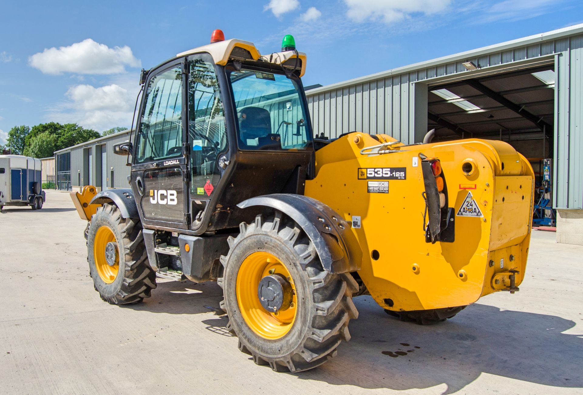 JCB 535-125 Hi-Viz 12.5 metre telescopic handler Year: 2015 S/N: 2350421 Recorded Hours: 4086 - Image 4 of 23