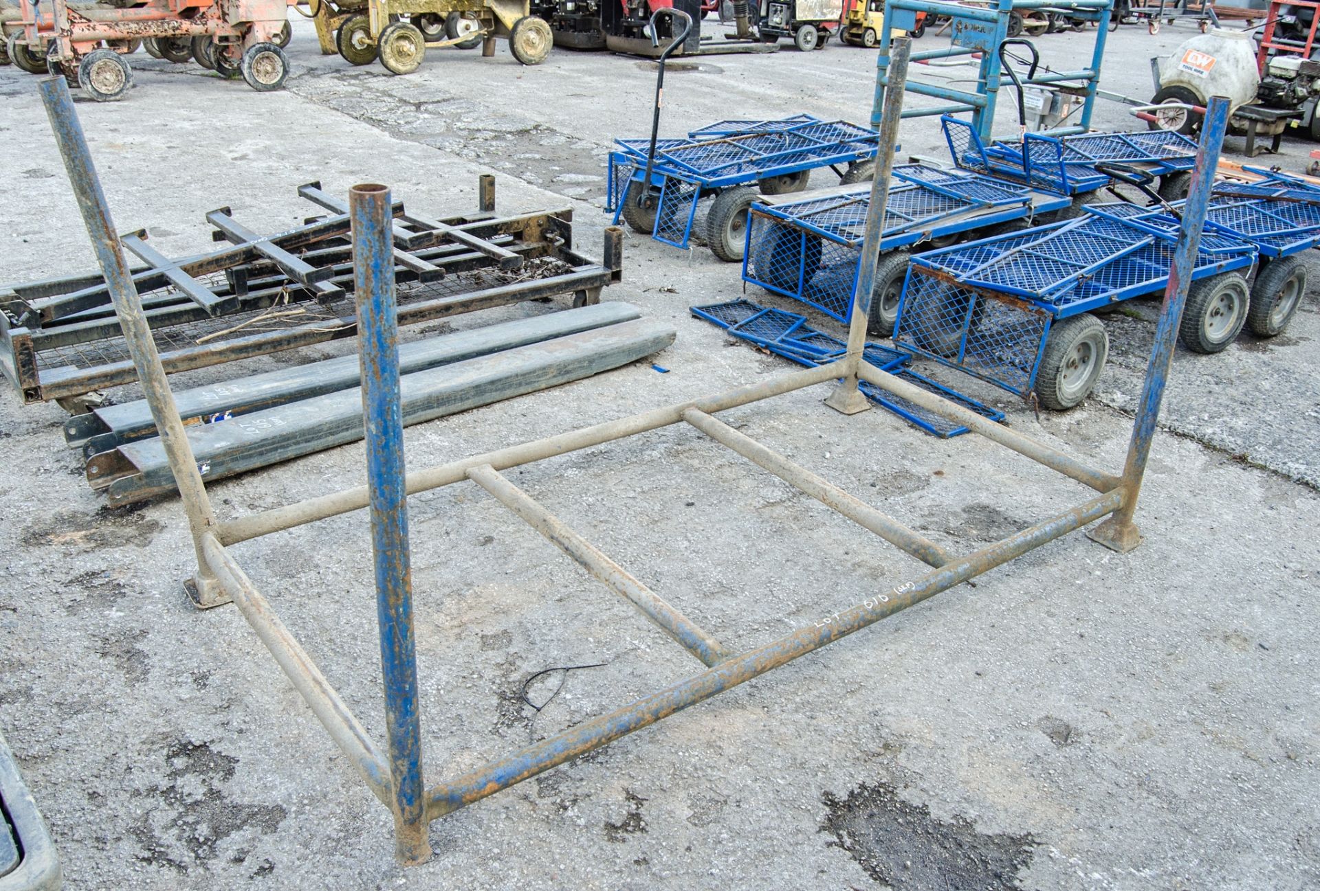 Steel stillage