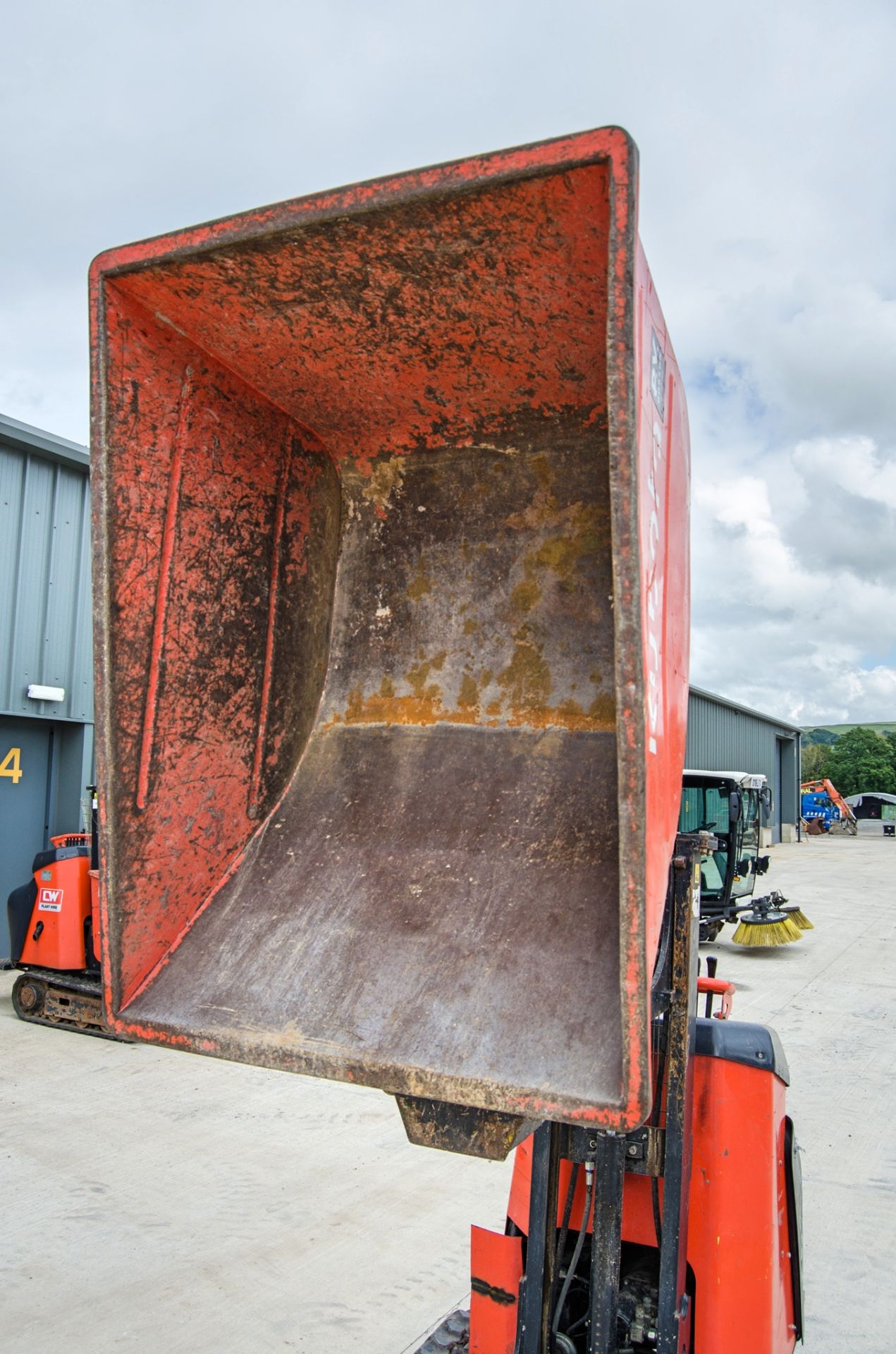 Kubota KC70 700kg diesel driven rubber tracked hi-tip dumper Year: 2018 S/N: 2P8K1 Recorded Hours: - Image 8 of 16