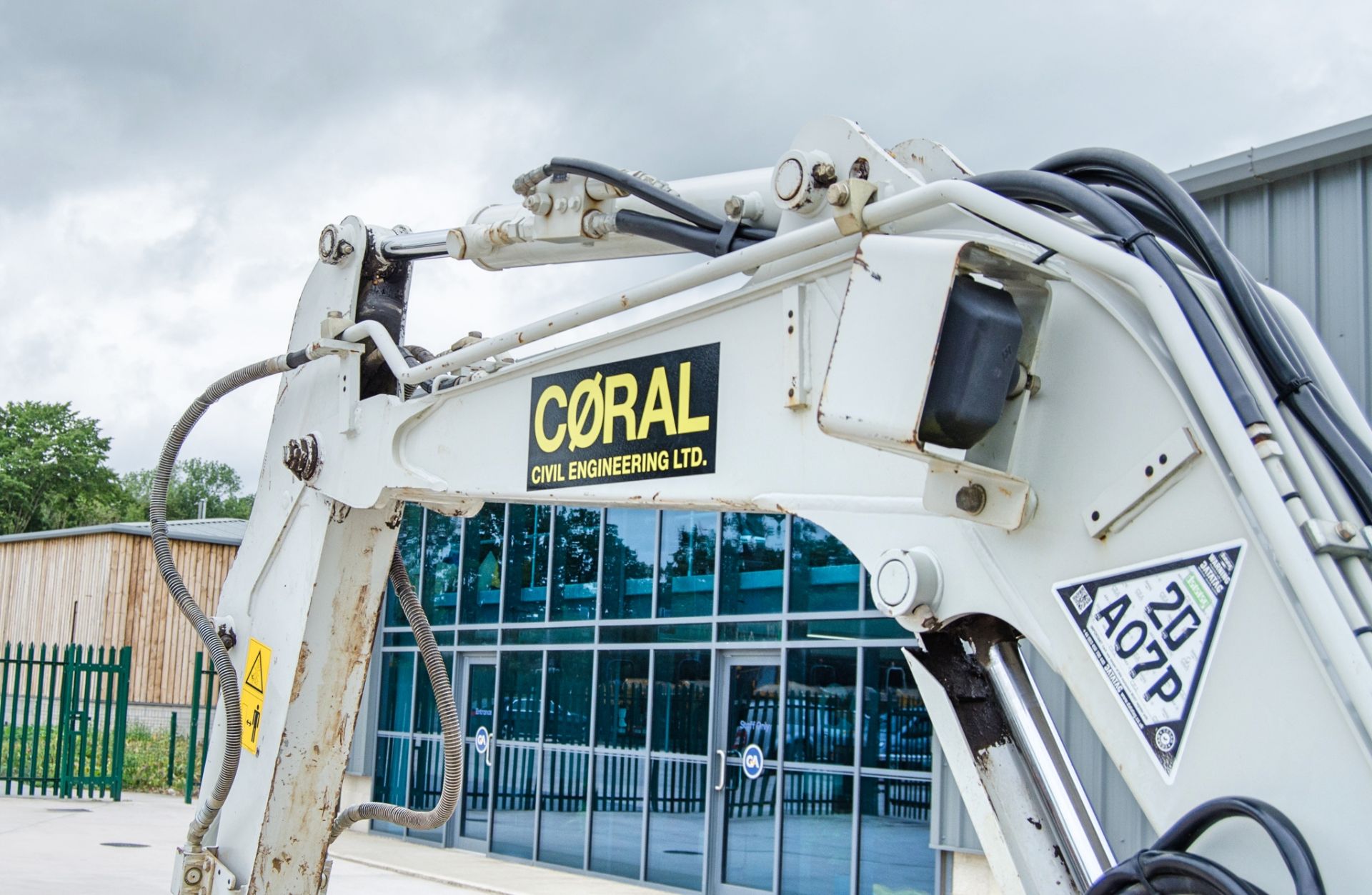 Takeuchi TB230 3 tonne rubber tracked excavator Year: 2016 S/N: 130001475 Recorded Hours: 3904 - Image 16 of 24