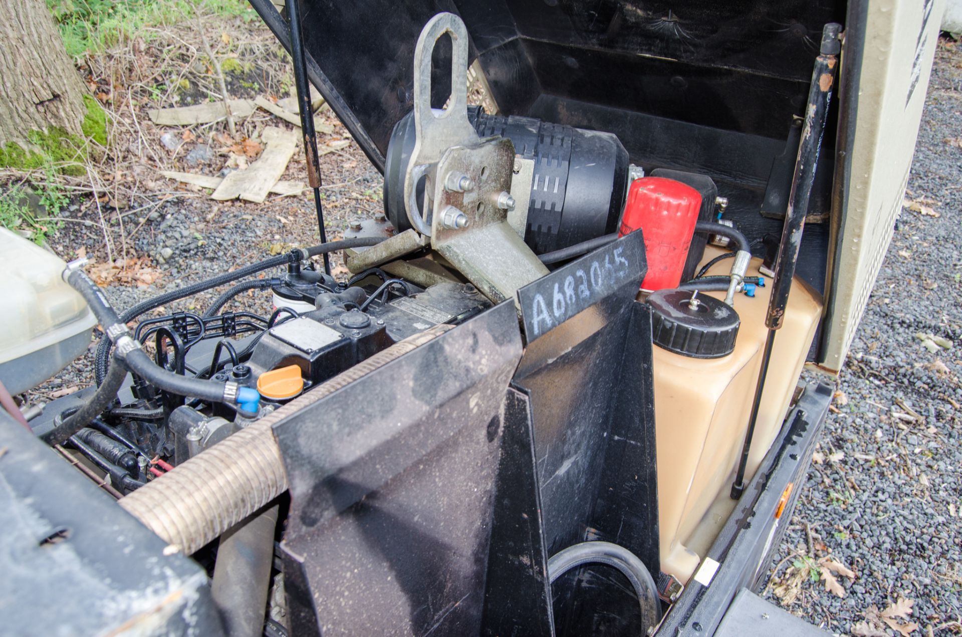 Doosan 7/41 diesel driven fast tow air compressor Year: 2015 S/N: 053202 Recorded hours: 1528 - Image 6 of 7
