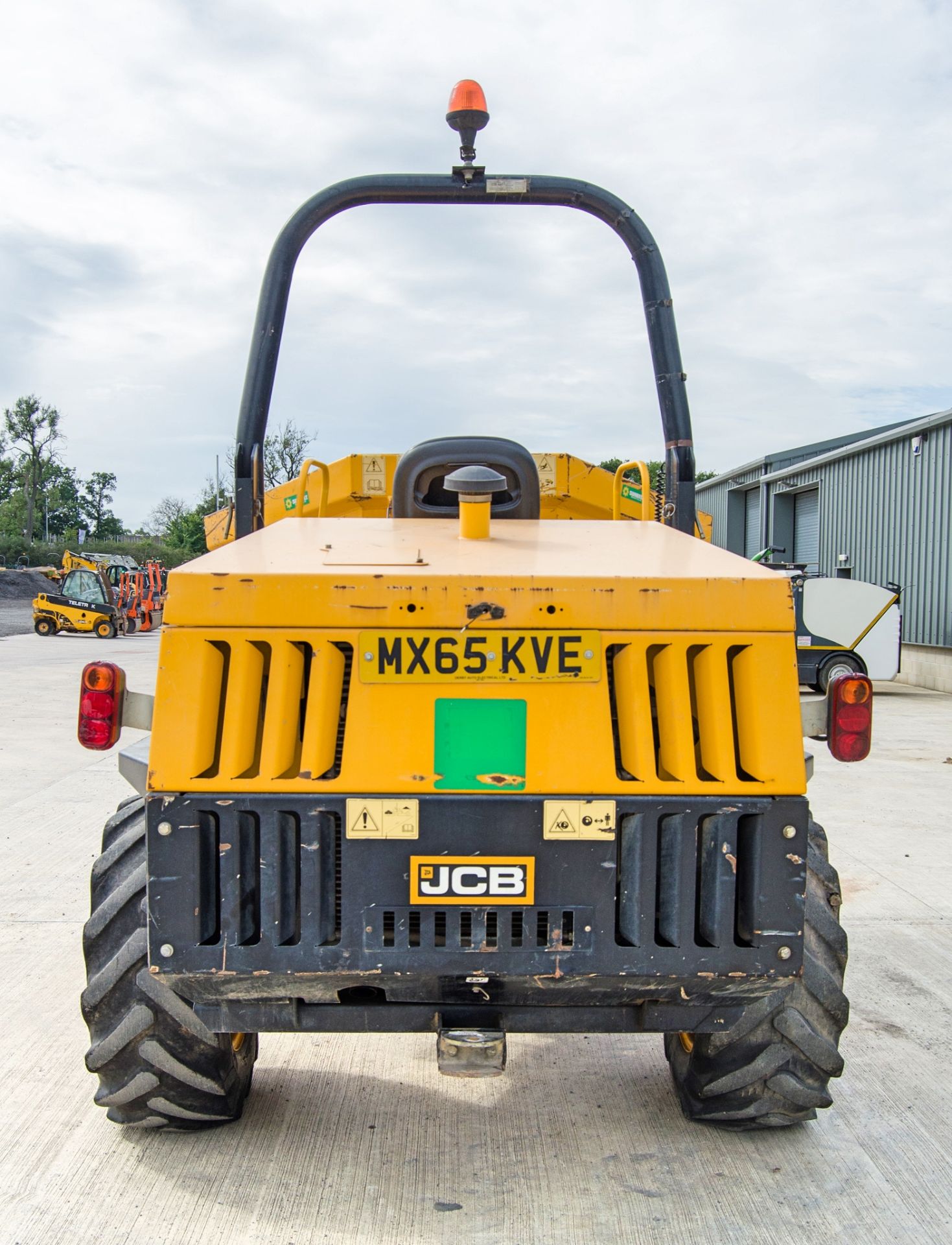 JCB 6 tonne swivel skip dumper Year: 2016 S/N: EGGRL0283 Recorded Hours: 1837 c/w V5C A738285 ** - Image 6 of 23