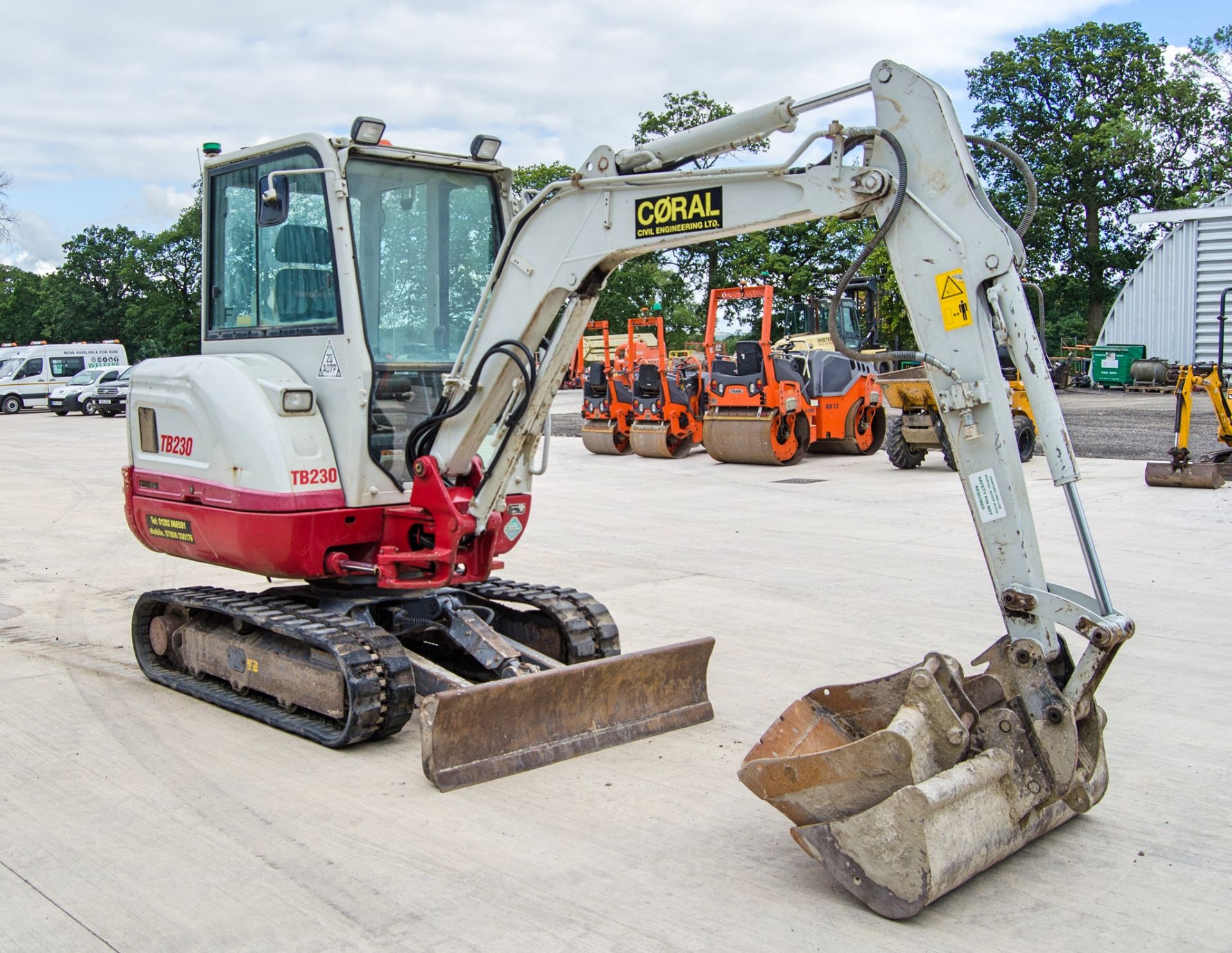 Takeuchi TB230 3 tonne rubber tracked excavator Year: 2016 S/N: 130001475 Recorded Hours: 3904 - Image 2 of 24
