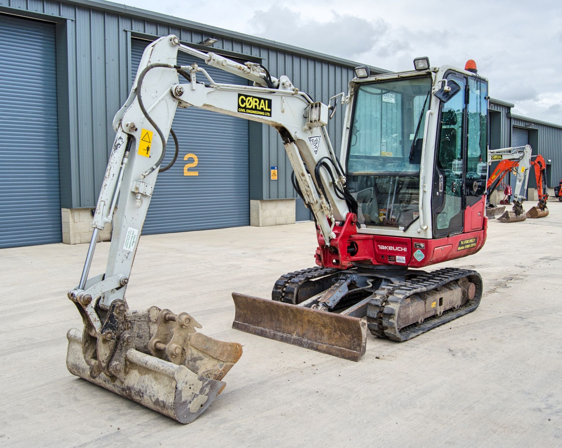 Takeuchi TB230 3 tonne rubber tracked excavator Year: 2016 S/N: 130001475 Recorded Hours: 3904
