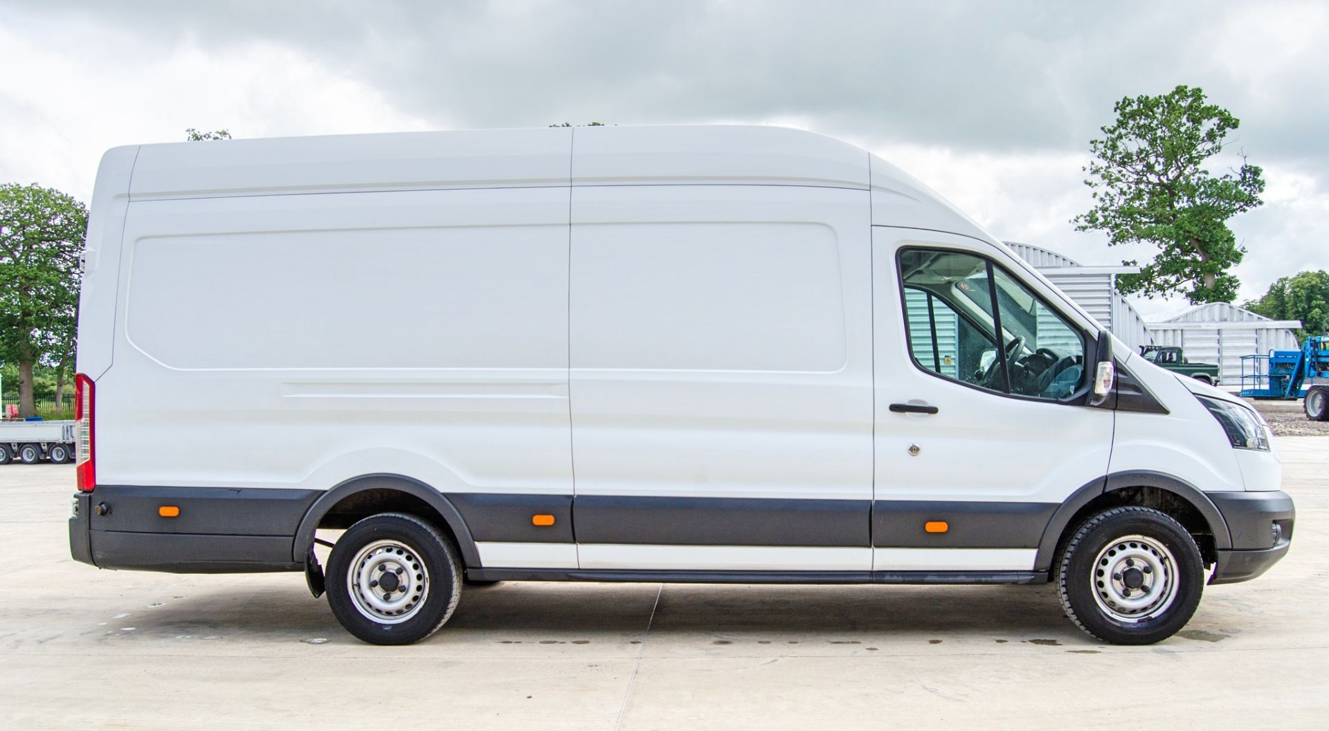 Ford Transit 350 Leader 2.0 TDCi 130 RWD L3H3 LWB panel van Registration Number: EX18 ZRT Date of - Bild 8 aus 31