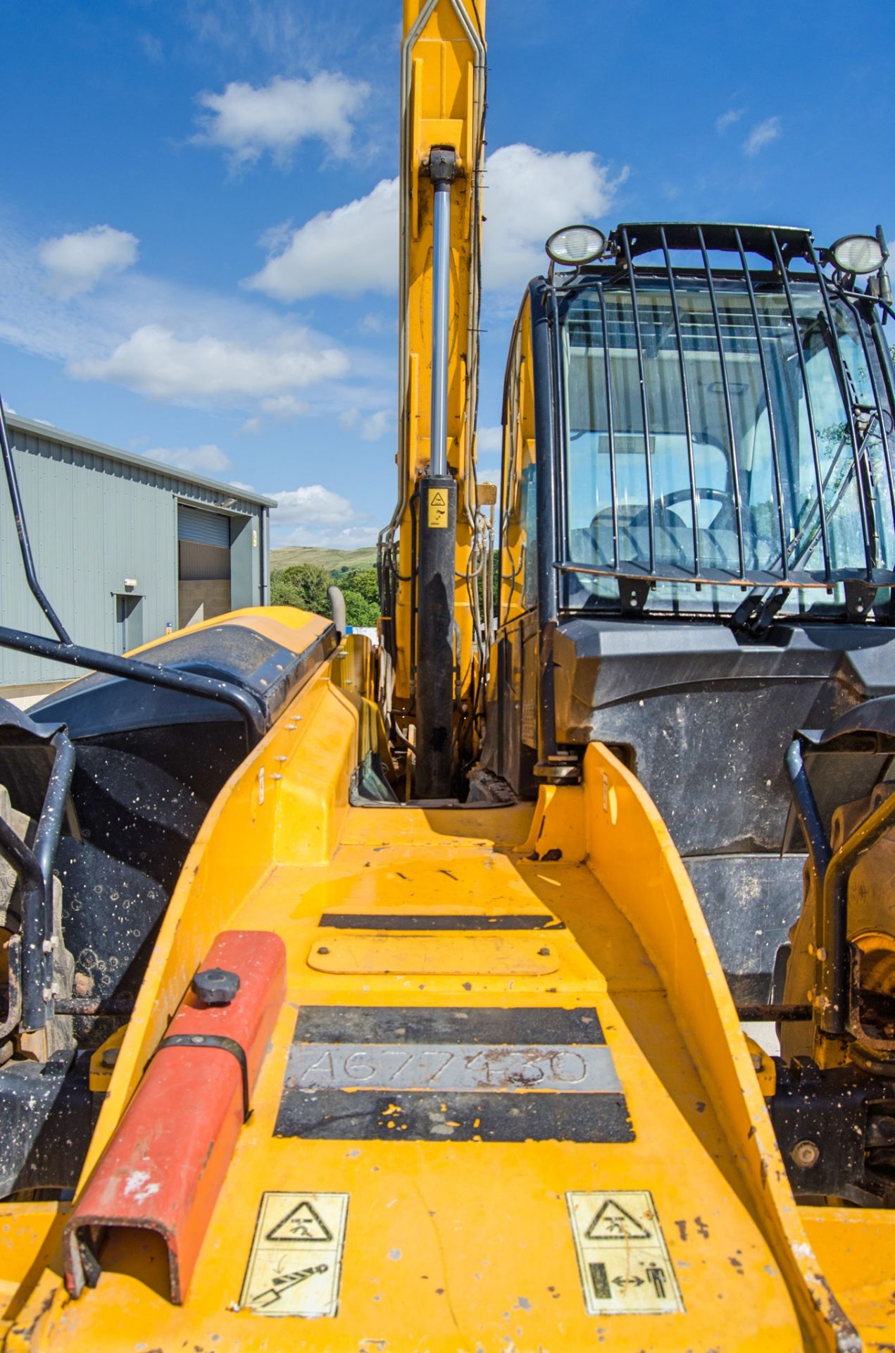 JCB 535-125 Hi-Viz 12.5 metre telescopic handler Year: 2015 S/N: 2350421 Recorded Hours: 4086 - Image 11 of 23