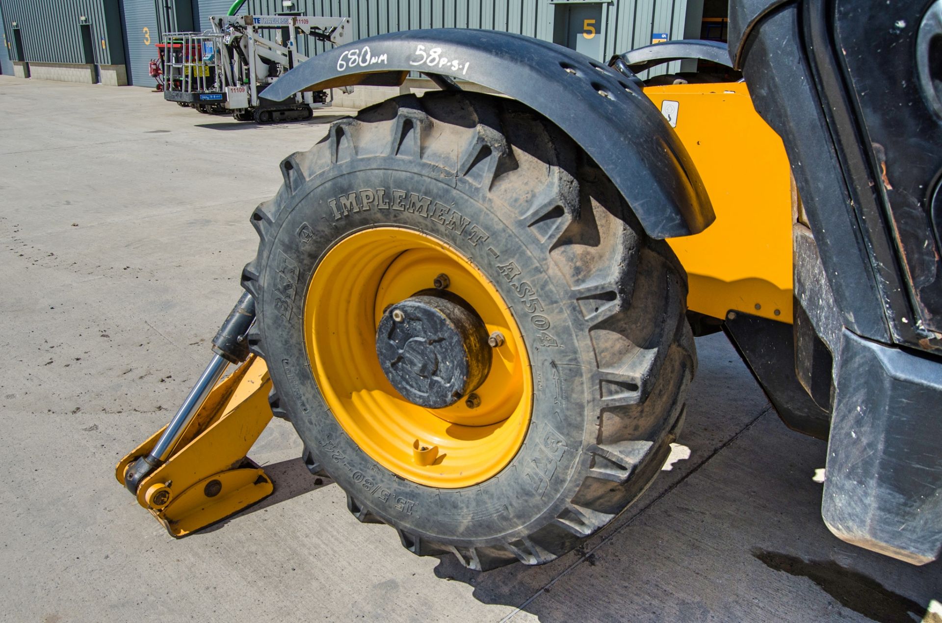 JCB 535-125 Hi-Viz 12.5 metre telescopic handler Year: 2015 S/N: 2350421 Recorded Hours: 4086 - Image 12 of 23