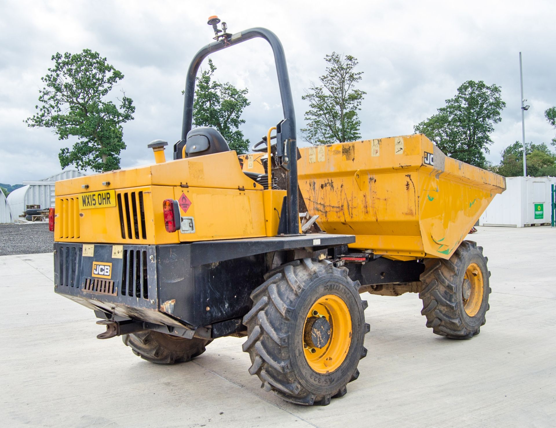 JCB 6 tonne straight skip dumper Year: 2015 S/N: JEFFRK7679 Recorded Hours: 1250 A666958 c/w V5 - Image 3 of 24