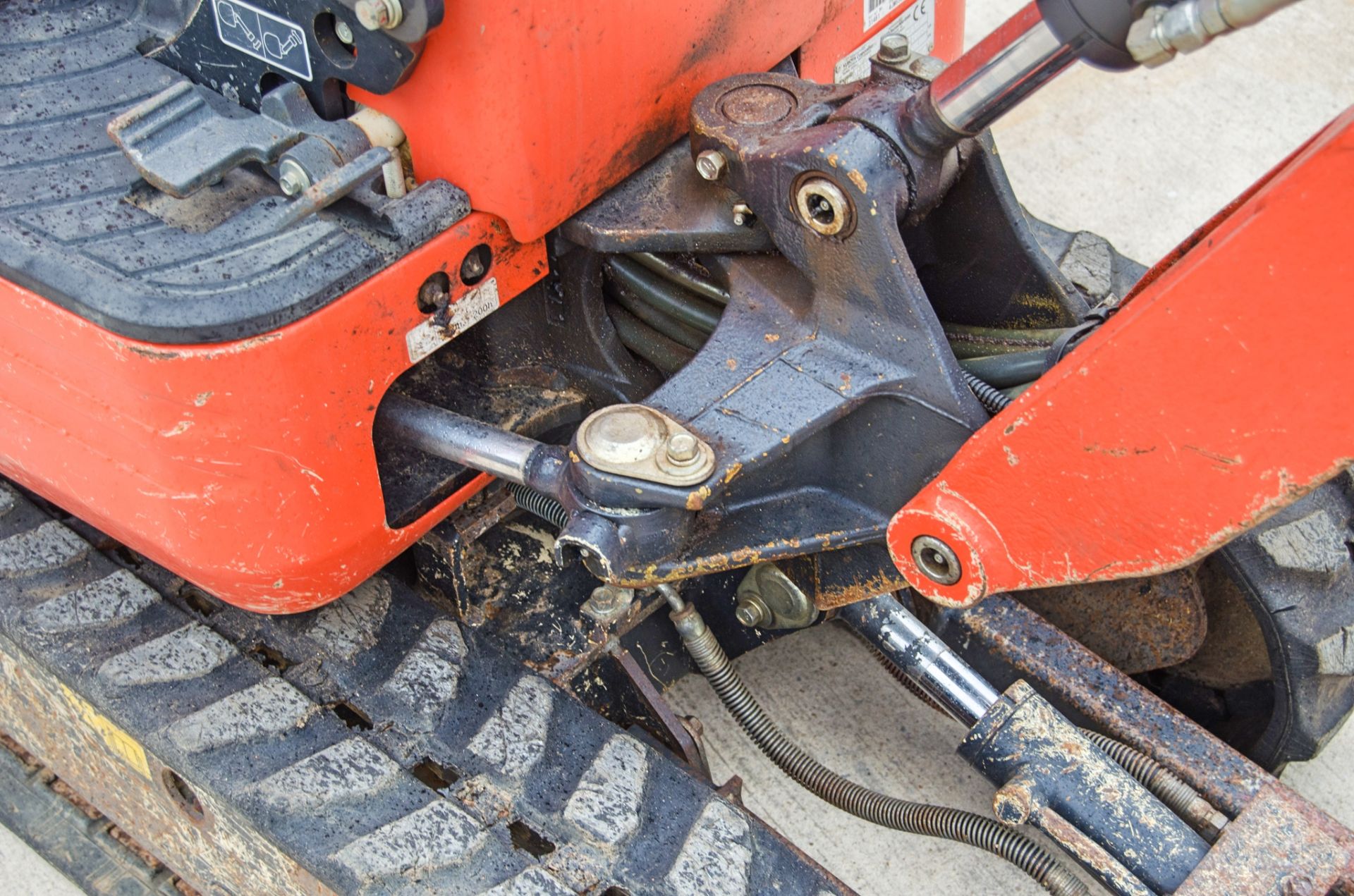 Kubota K008-3 0.8 tonne rubber tracked mini excavator Year: 2018 S/N: 31461 Recorded Hours: 1204 - Image 18 of 26