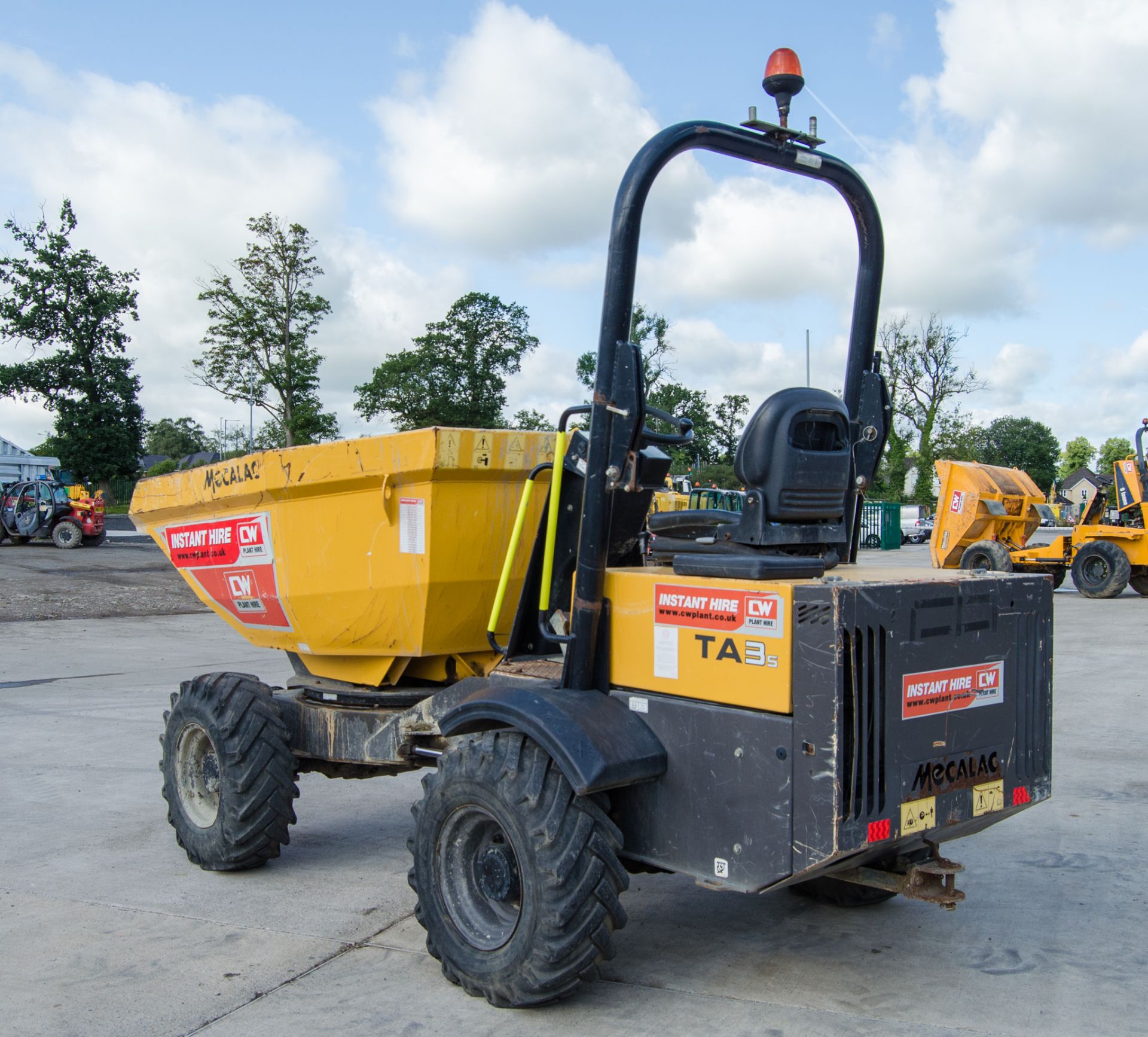 Mecalac TA3s 3 tonne swivel skip dumper Year: 2018 S/N: E34PB4780 Recorded Hours: 1165 82433 - Image 4 of 21