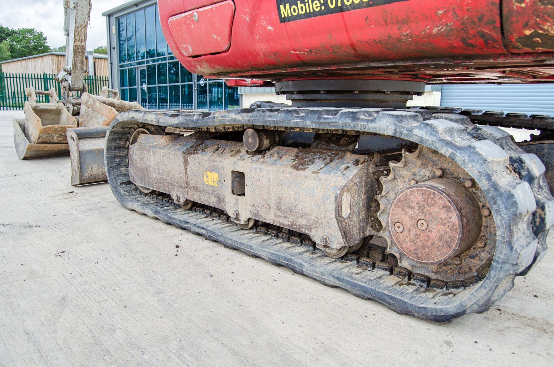 Takeuchi TB230 3 tonne rubber tracked excavator Year: 2016 S/N: 130001475 Recorded Hours: 3904 - Image 12 of 24