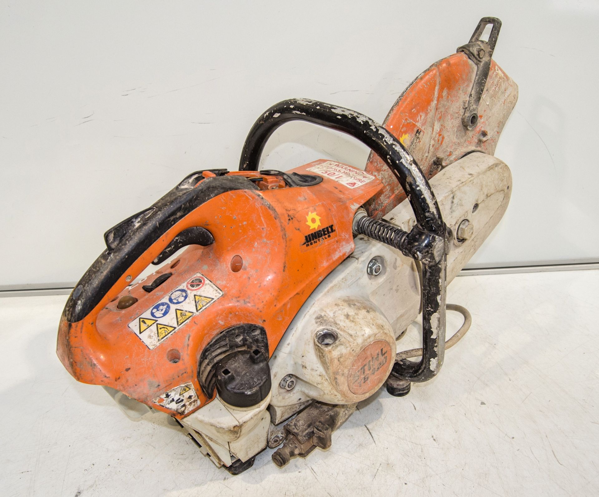 Stihl TS420 petrol driven cut off saw ** Pull cord and spark plug missing ** A985192 - Image 2 of 2