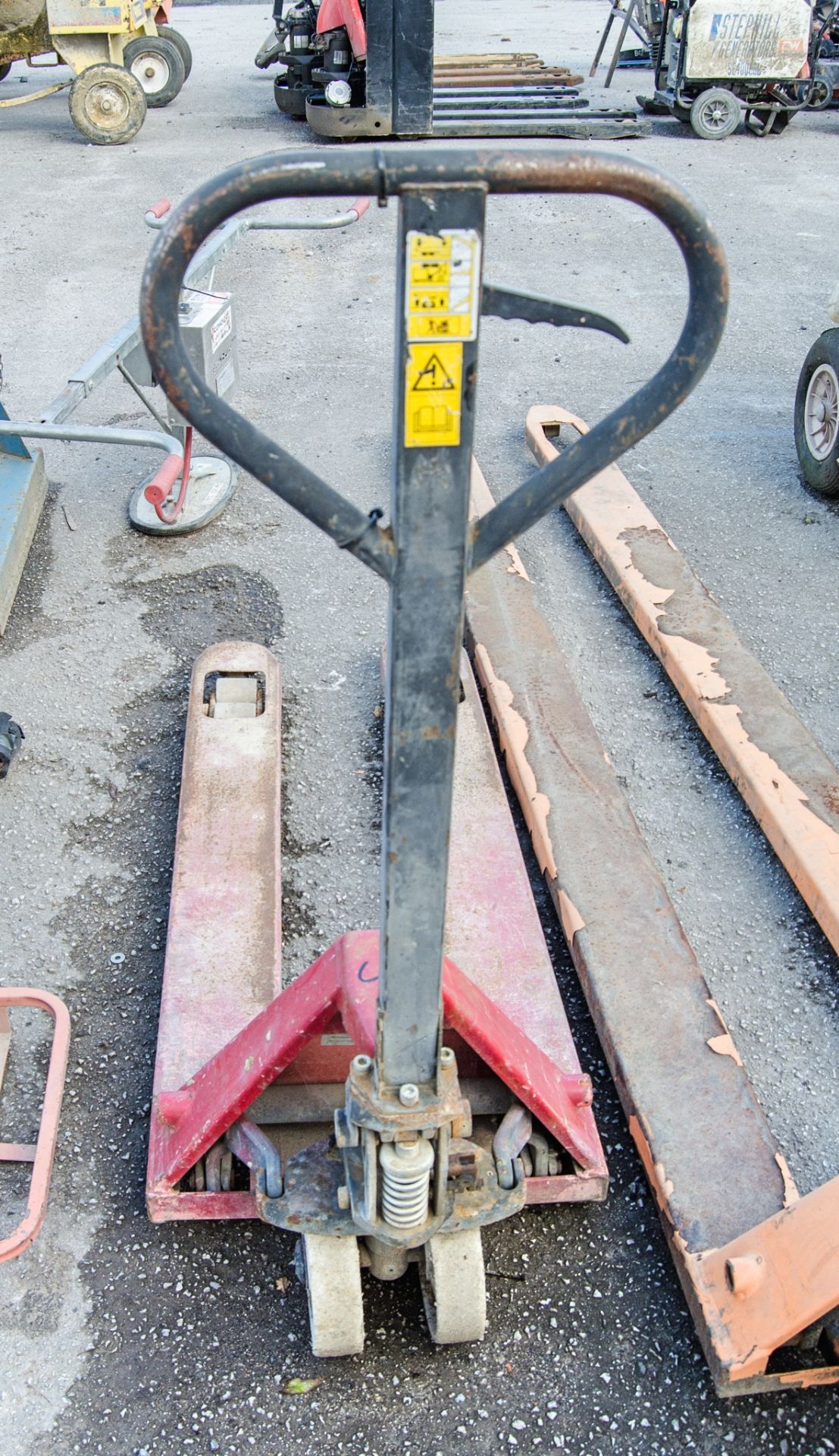 Hand hydraulic pallet truck - Image 2 of 2