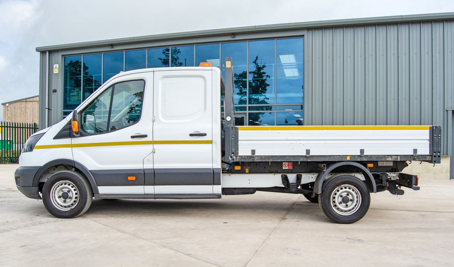 Ford Transit 350 1995cc diesel tipper Registration Number: CR19 PAO Date of Registration: 14/08/2019 - Image 7 of 36