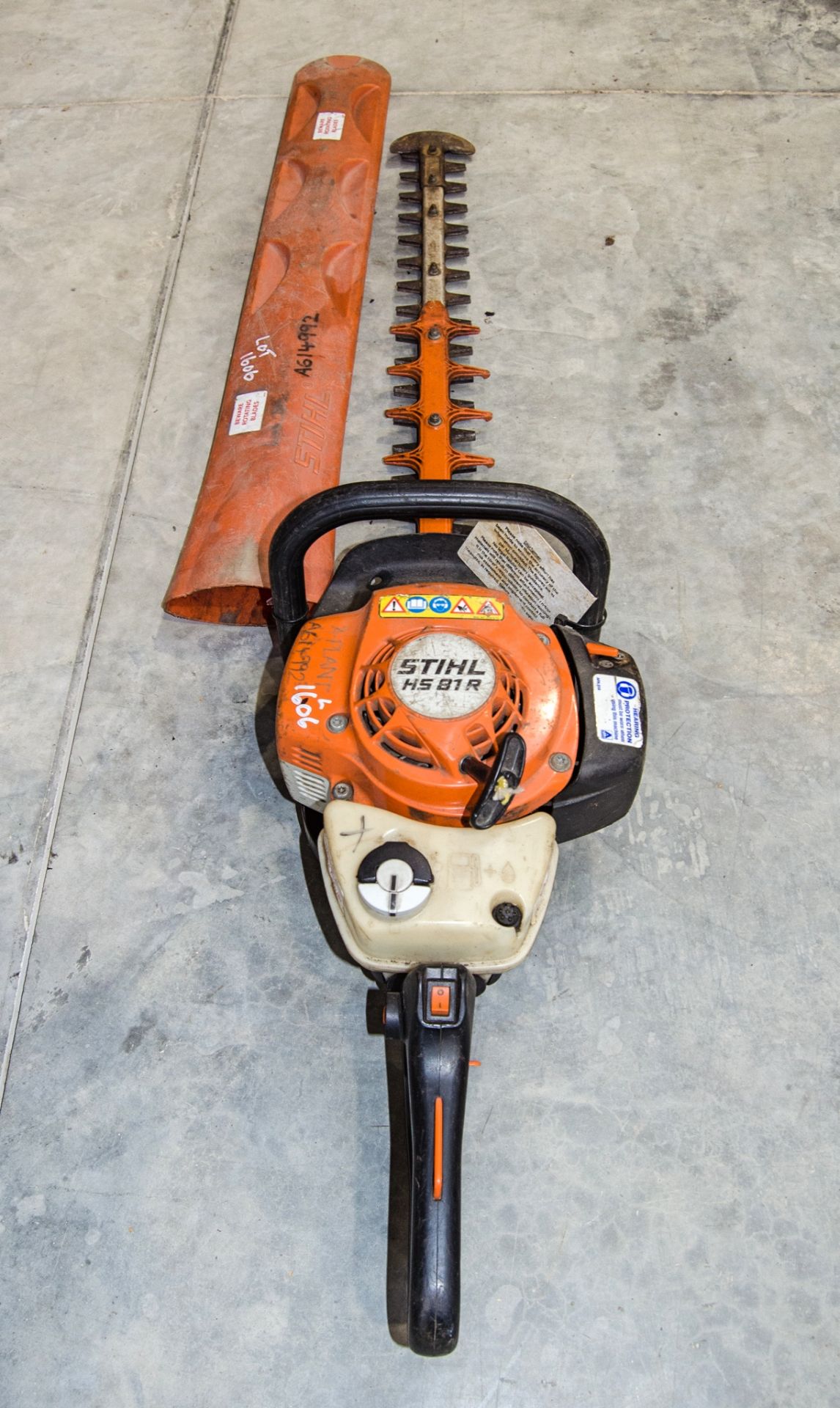 Stihl HS81 R petrol driven hedge cutter A614992 - Image 2 of 2