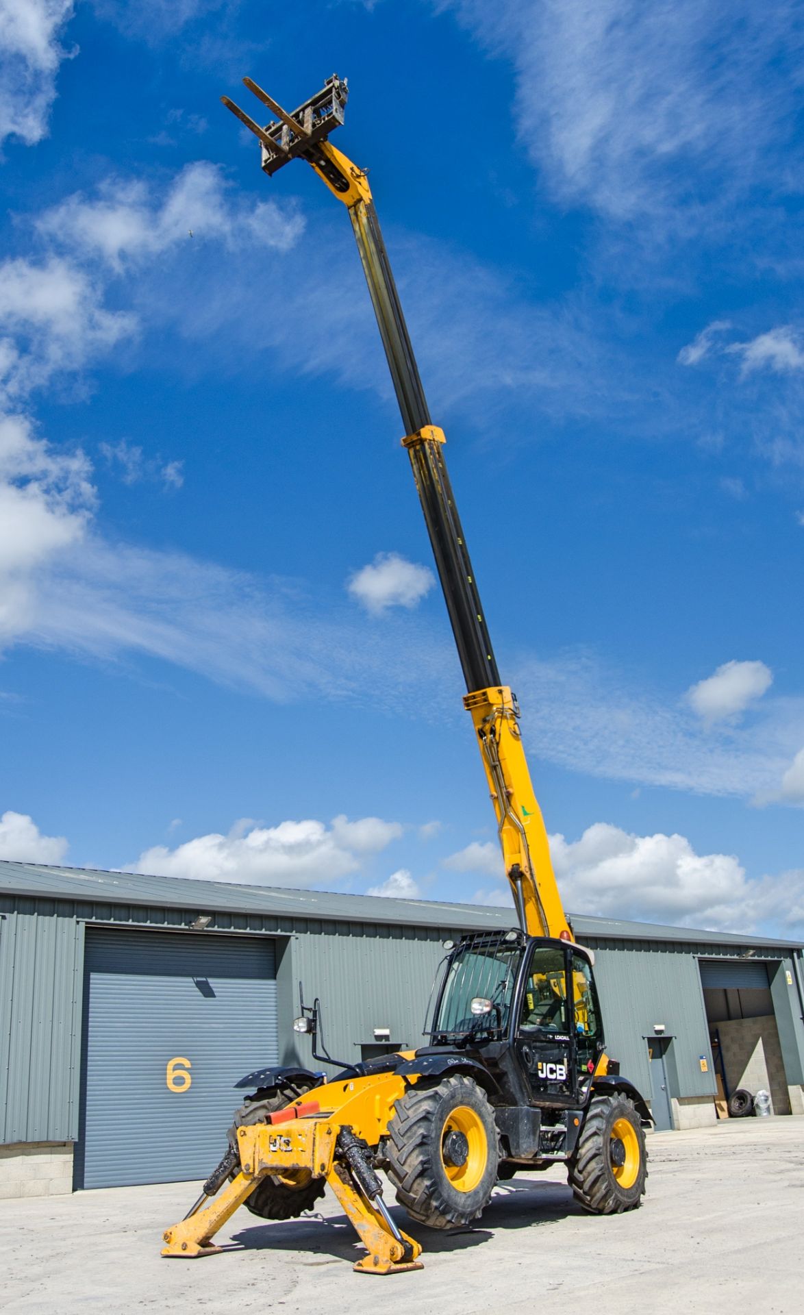 JCB 535-125 Hi-Viz 12.5 metre telescopic handler Year: 2015 S/N: 2350421 Recorded Hours: 4086 - Image 9 of 23