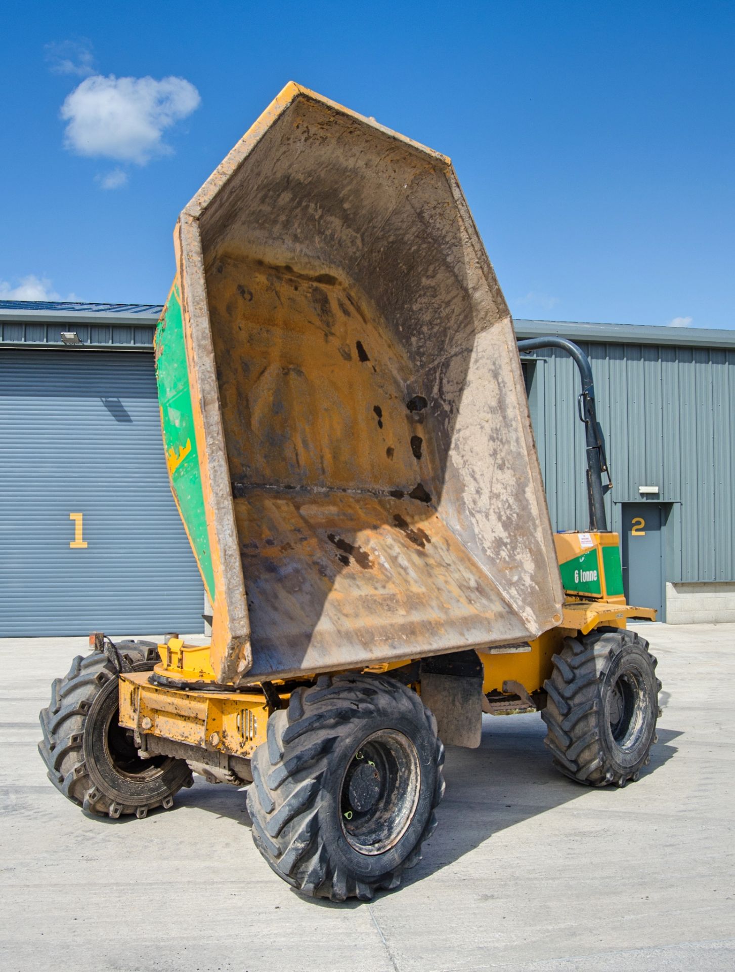 Thwaites 6 tonne swivel skip dumper Year: 2014 S/N: 401C8959 Recorded Hours: 2497 A635276 c/w V5 - Image 9 of 23