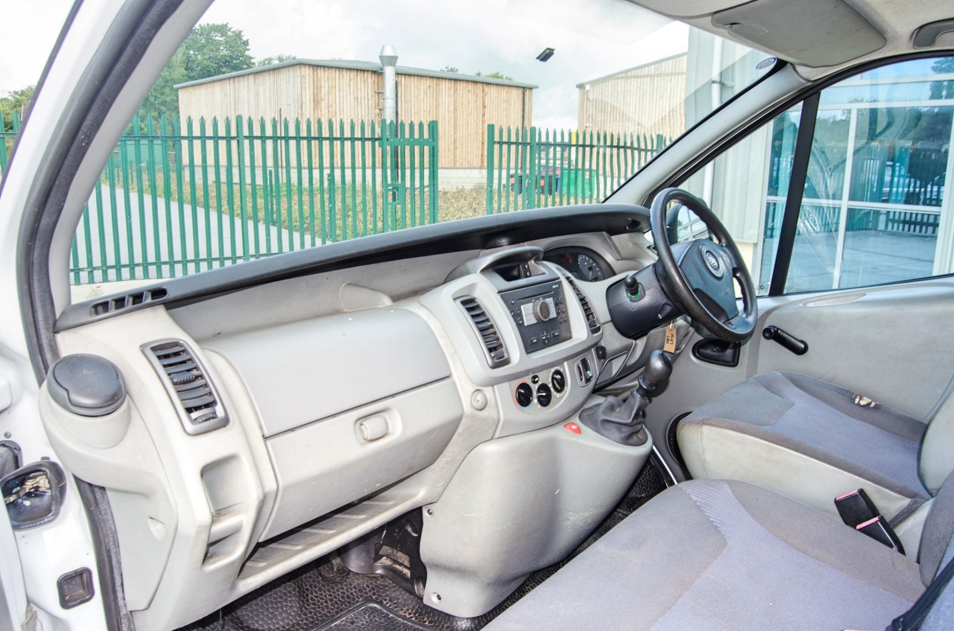 Vauxhall Vivaro 2900 CDTi SWB 1995cc diesel panel van Registration Number: FL57 LBO Date of - Image 19 of 31