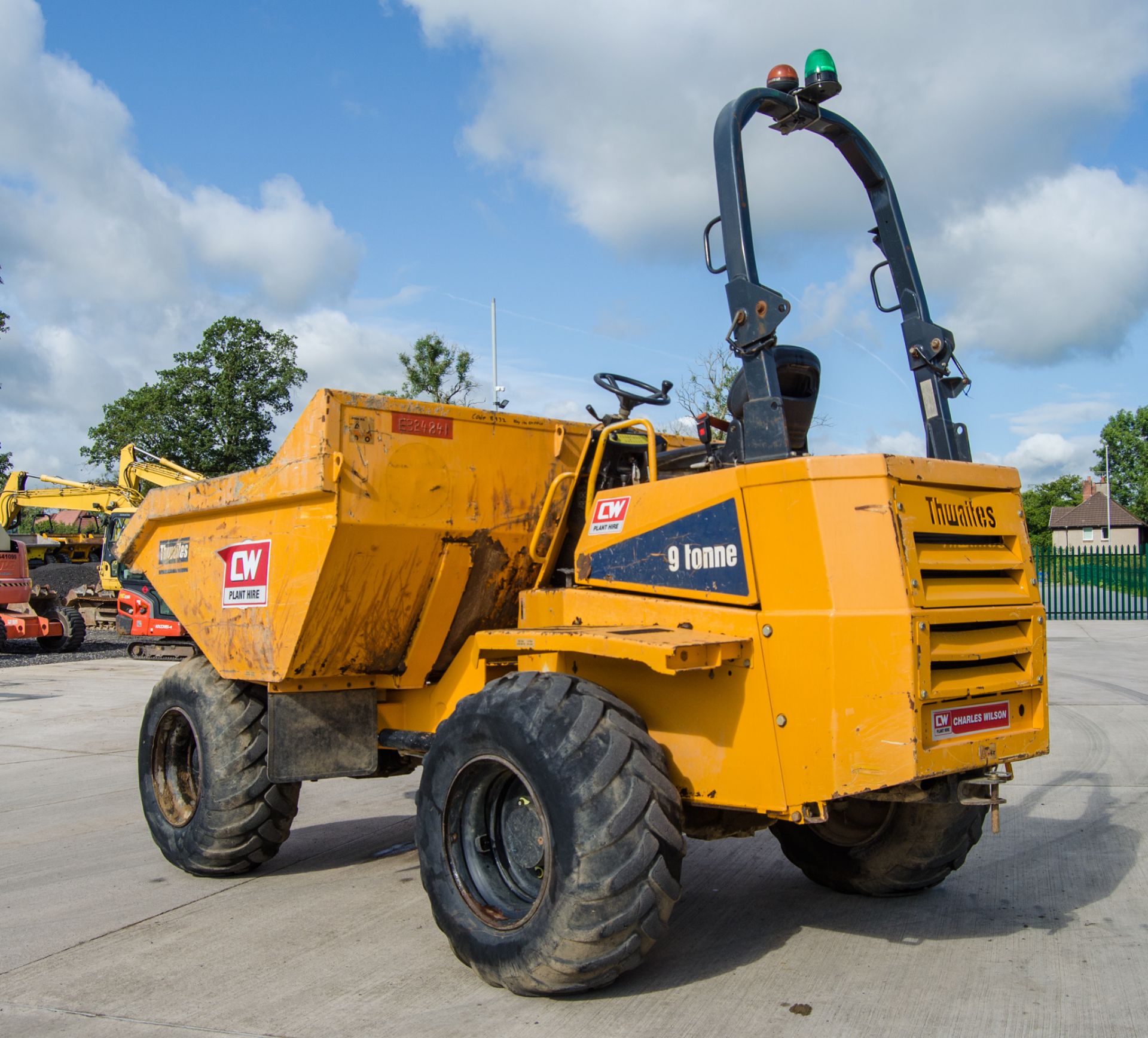 Thwaites 9 tonne straight skip dumper Year: 2016 S/N: 206794 Recorded Hours: 2773 E324841 - Image 4 of 22