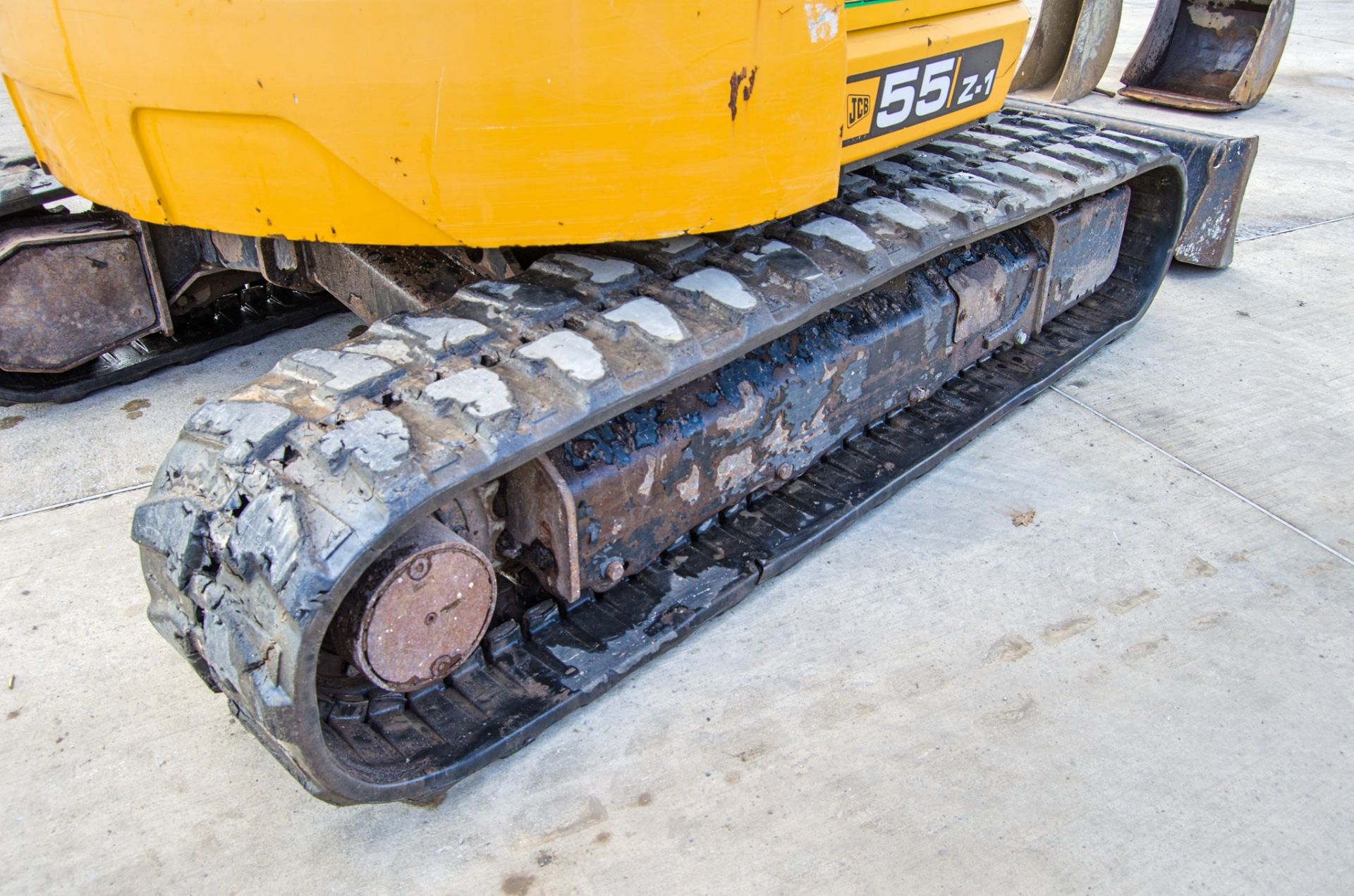 JCB 55 Z-1 5.5 tonne rubber tracked excavator Year: 2017 S/N: 19248 Recorded Hours: 2649 blade, - Image 9 of 26