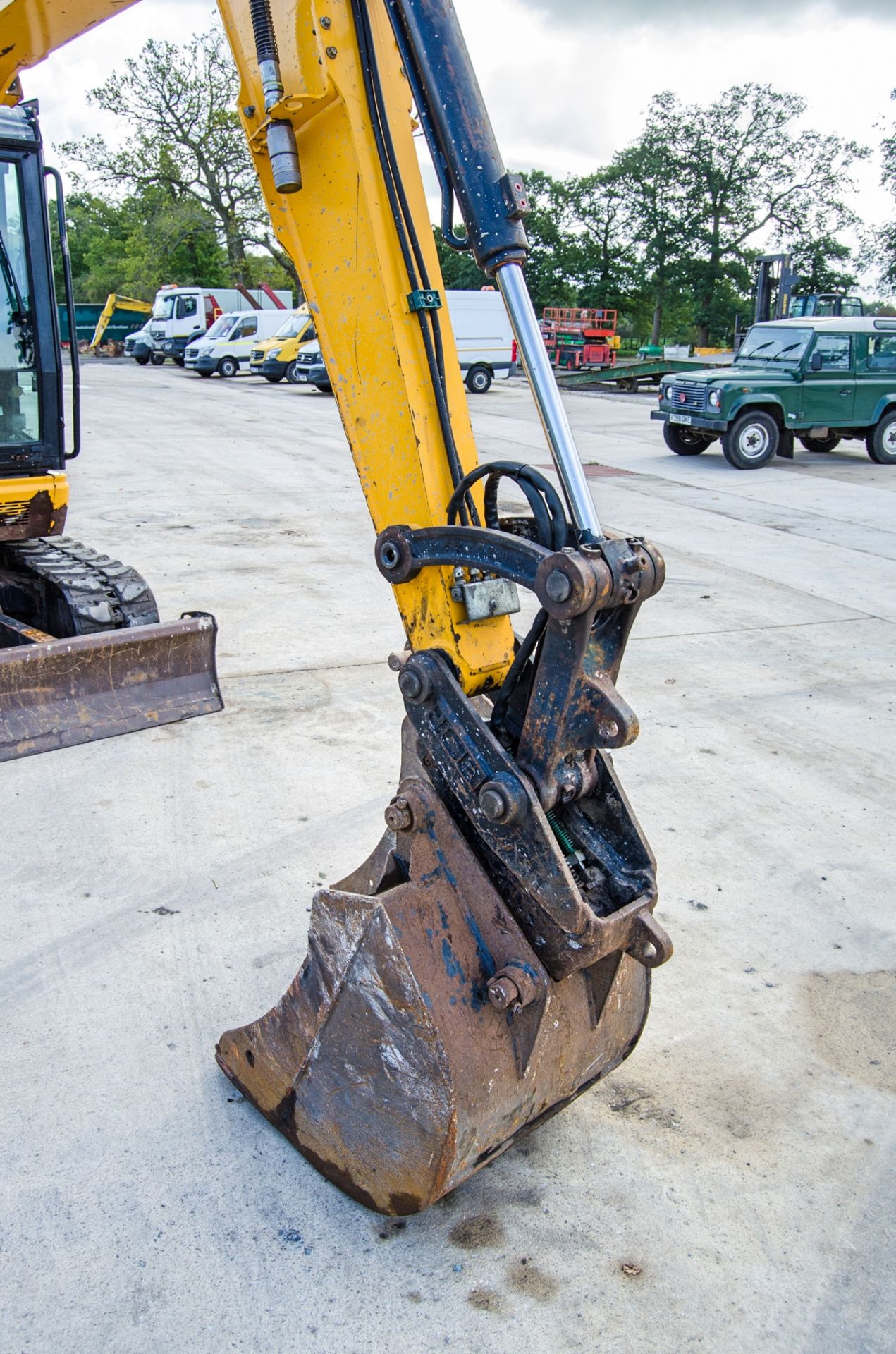 JCB 55 Z-1 5.5 tonne rubber tracked excavator Year: 2017 S/N: 19248 Recorded Hours: 2649 blade, - Image 15 of 26