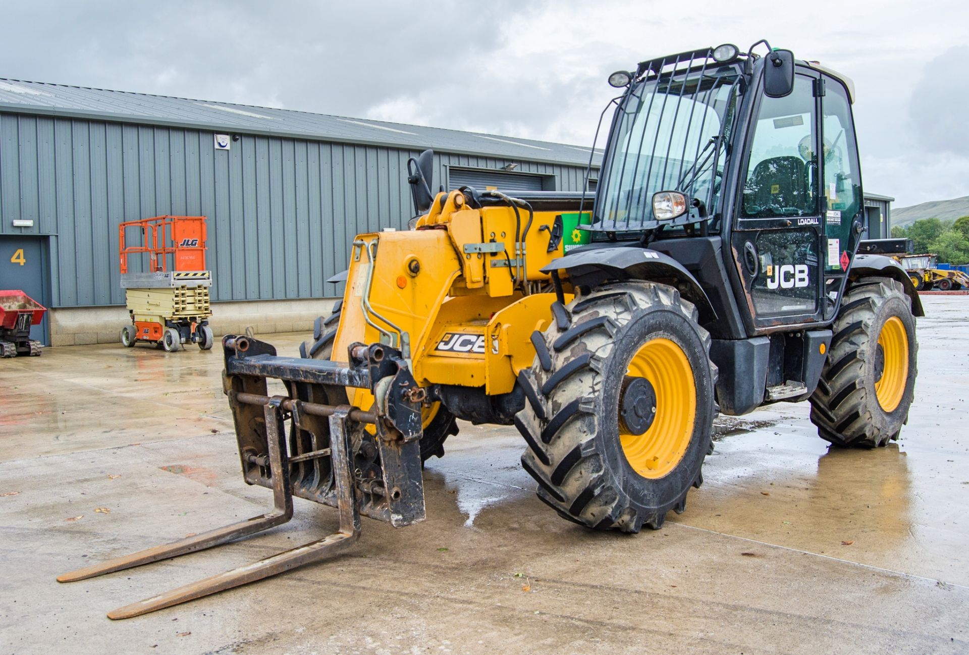 JCB 535-95 9.5 metre telescopic handler Year: 2014 S/N: 2342126 Recorded Hours: 4284 A638502