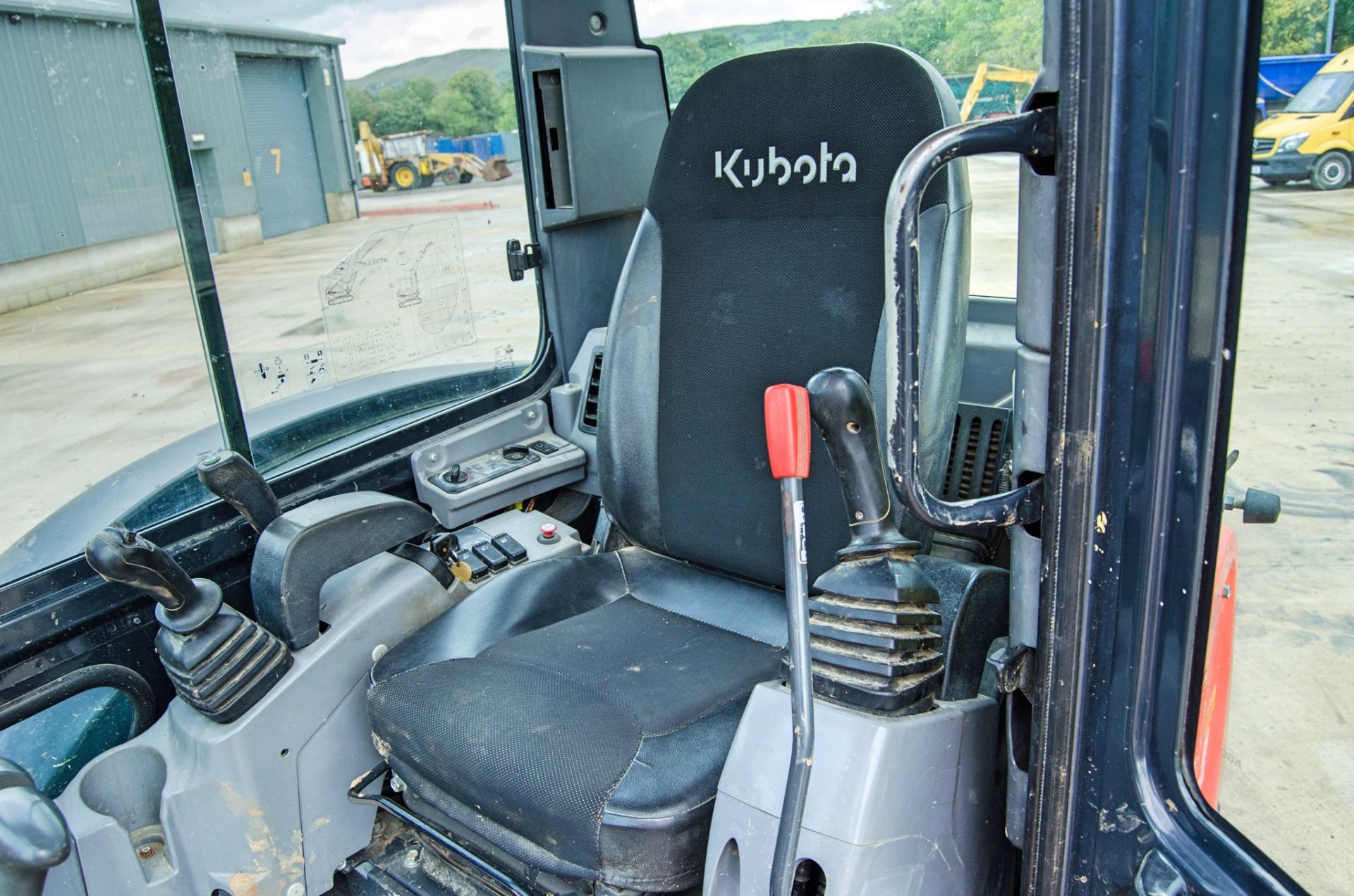 Kubota KX057-4 5.5 tonne rubber tracked excavator Year: 2013 S/N: 52360 Recorded Hours: 4660 - Image 19 of 24