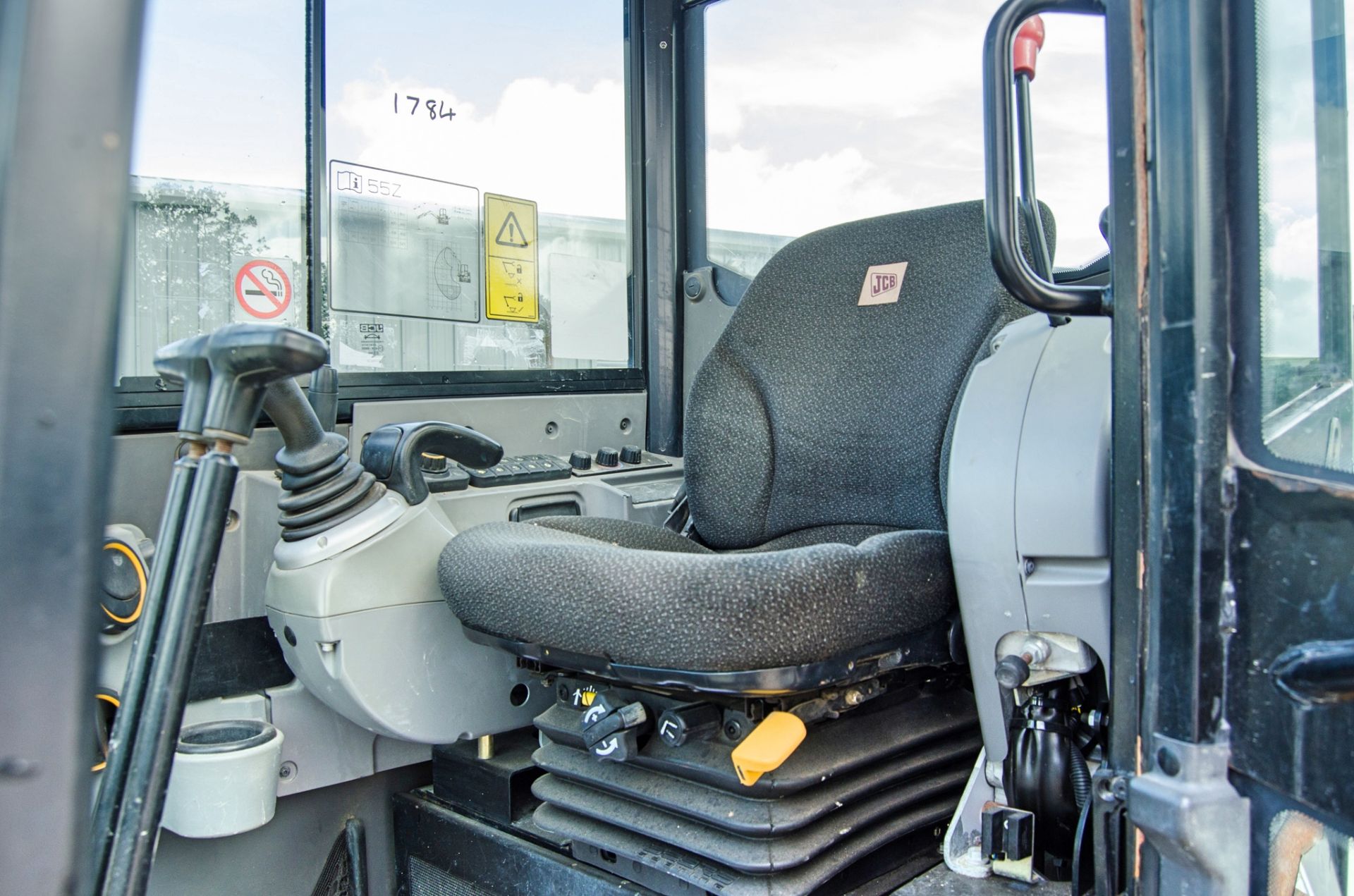 JCB 55 Z-1 5.5 tonne rubber tracked excavator Year: 2017 S/N: 19248 Recorded Hours: 2649 blade, - Image 19 of 26