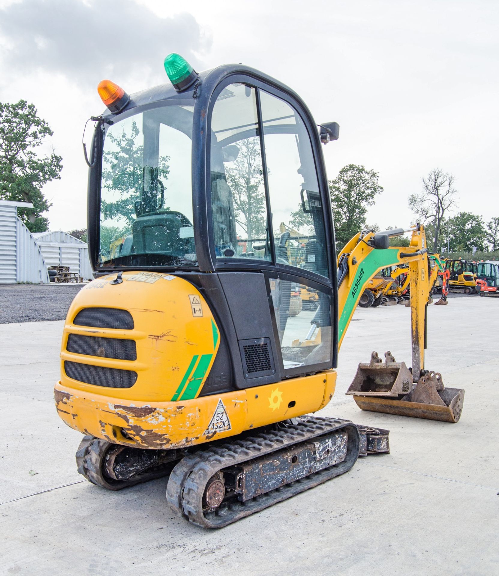 JCB 8018 CTS 1.5 tonne rubber tracked mini excavator Year: 2017 S/N: 2583533 Recorded Hours: 1335 - Image 3 of 26
