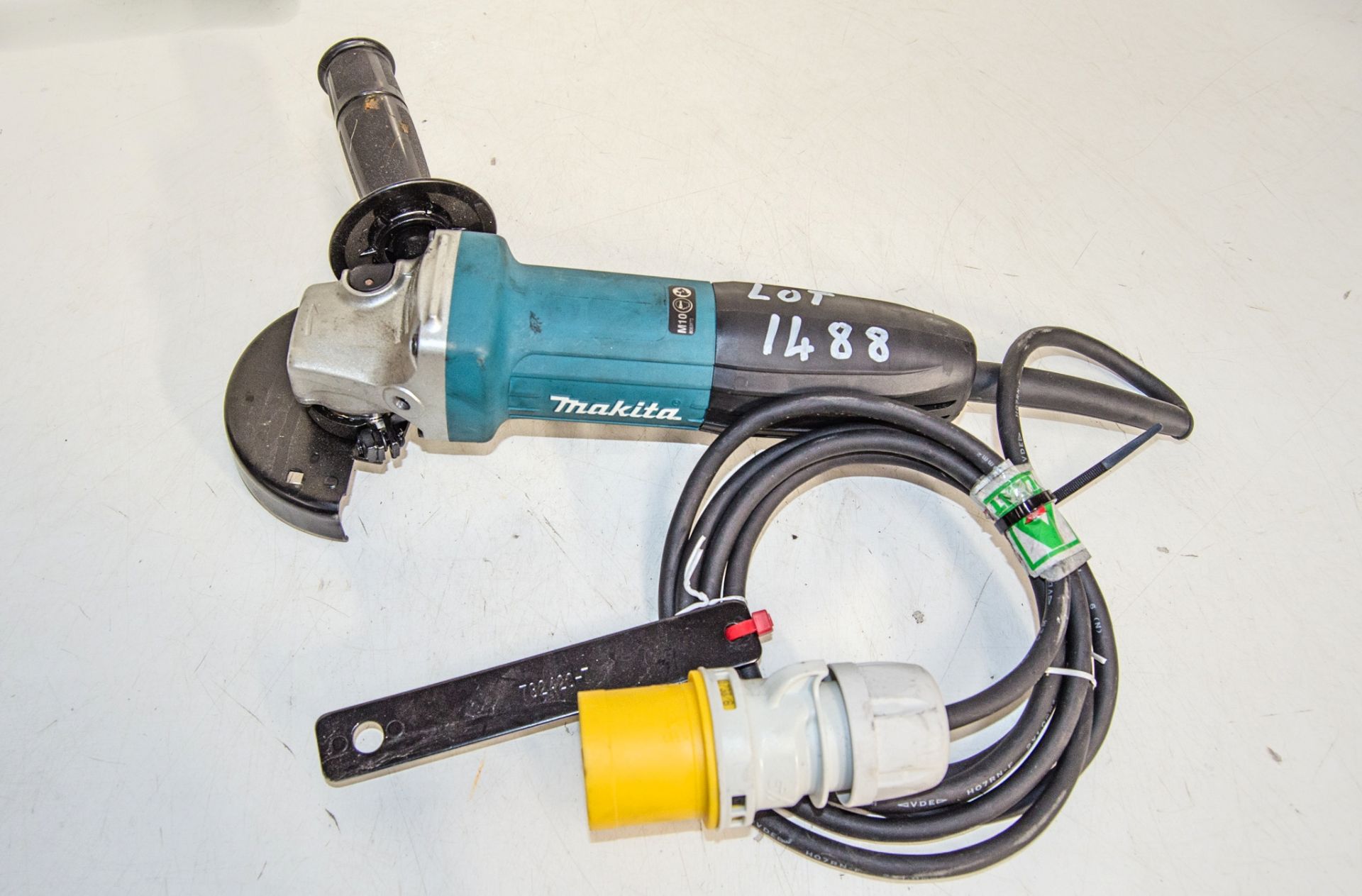 Makita GA4034 110v 100mm angle grinder A1115437