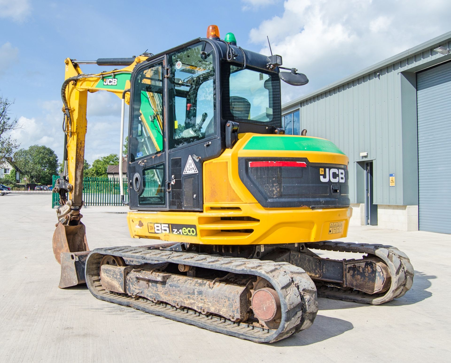 JCB 85 Z-1 Eco 8.5 tonne rubber tracked excavator Year: 2017 S/N: 2901056 Recorded Hours: 4174 - Image 3 of 25