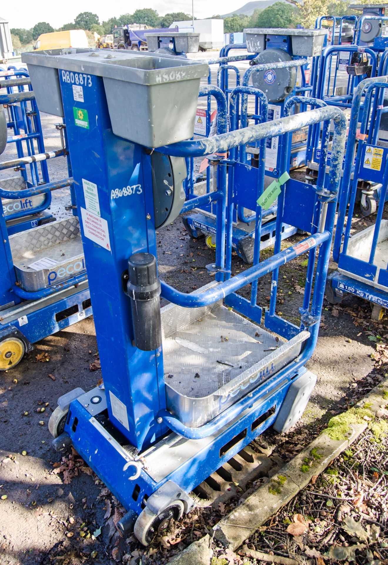 Power Tower Peco Lift push around manual vertical mast access platform A808873 - Image 2 of 3