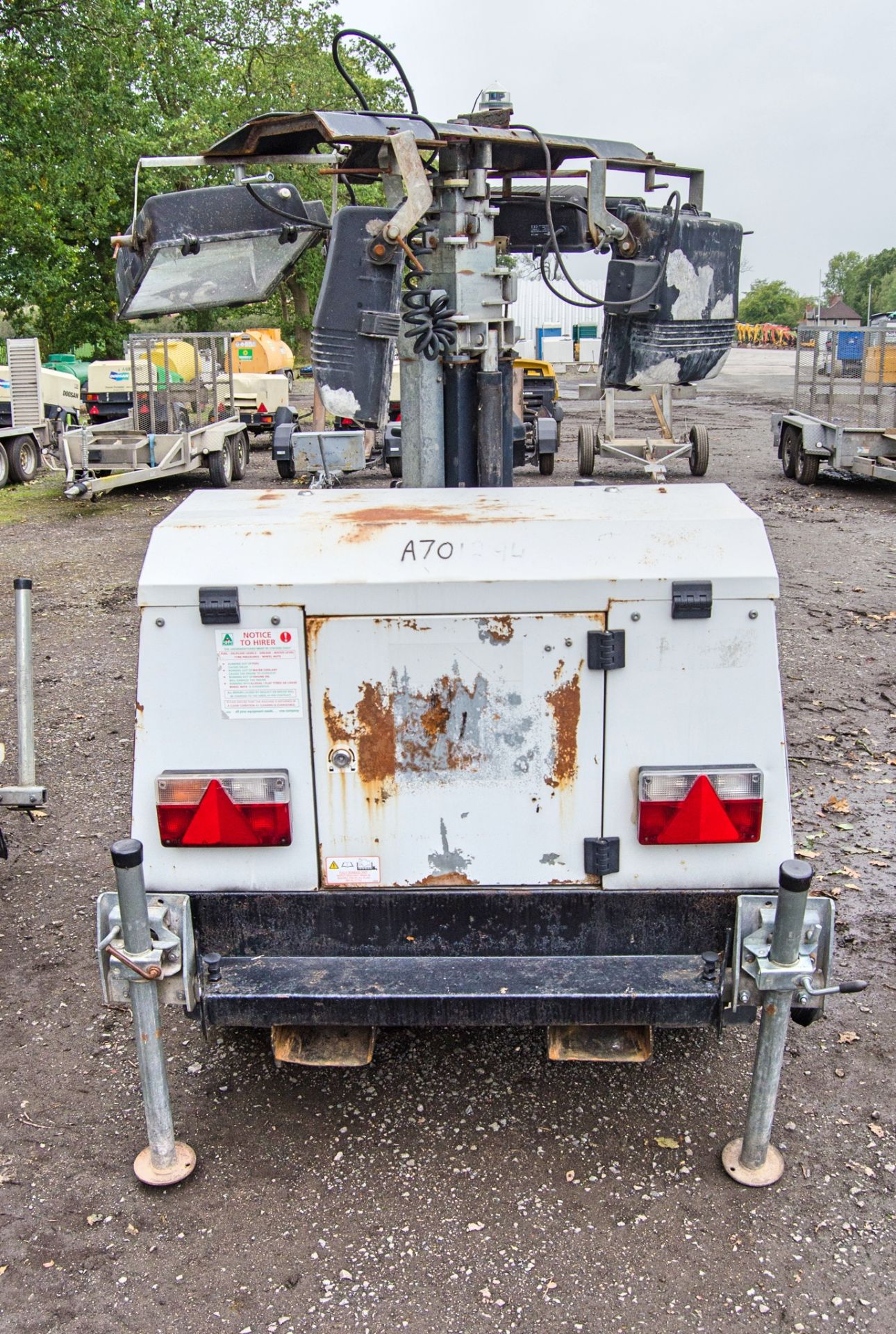 SMC TL90 diesel driven 4 - head halogen fast tow mobile lighting tower Year: 2015 S/N: T901512014 - Image 6 of 7