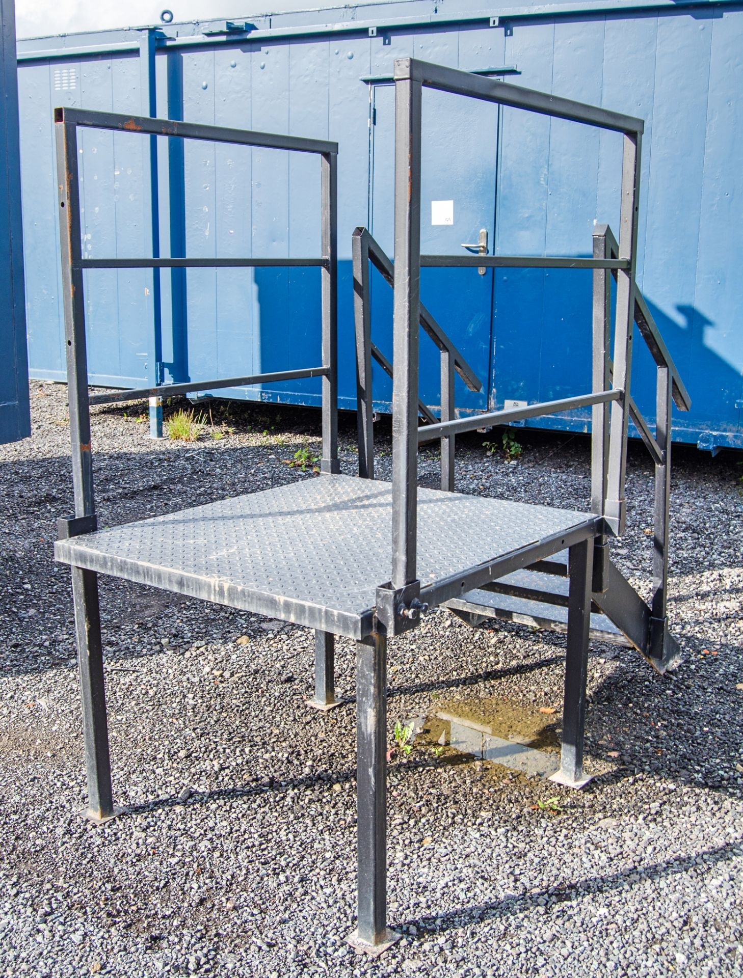Set of steel steps & gantry - Image 2 of 2
