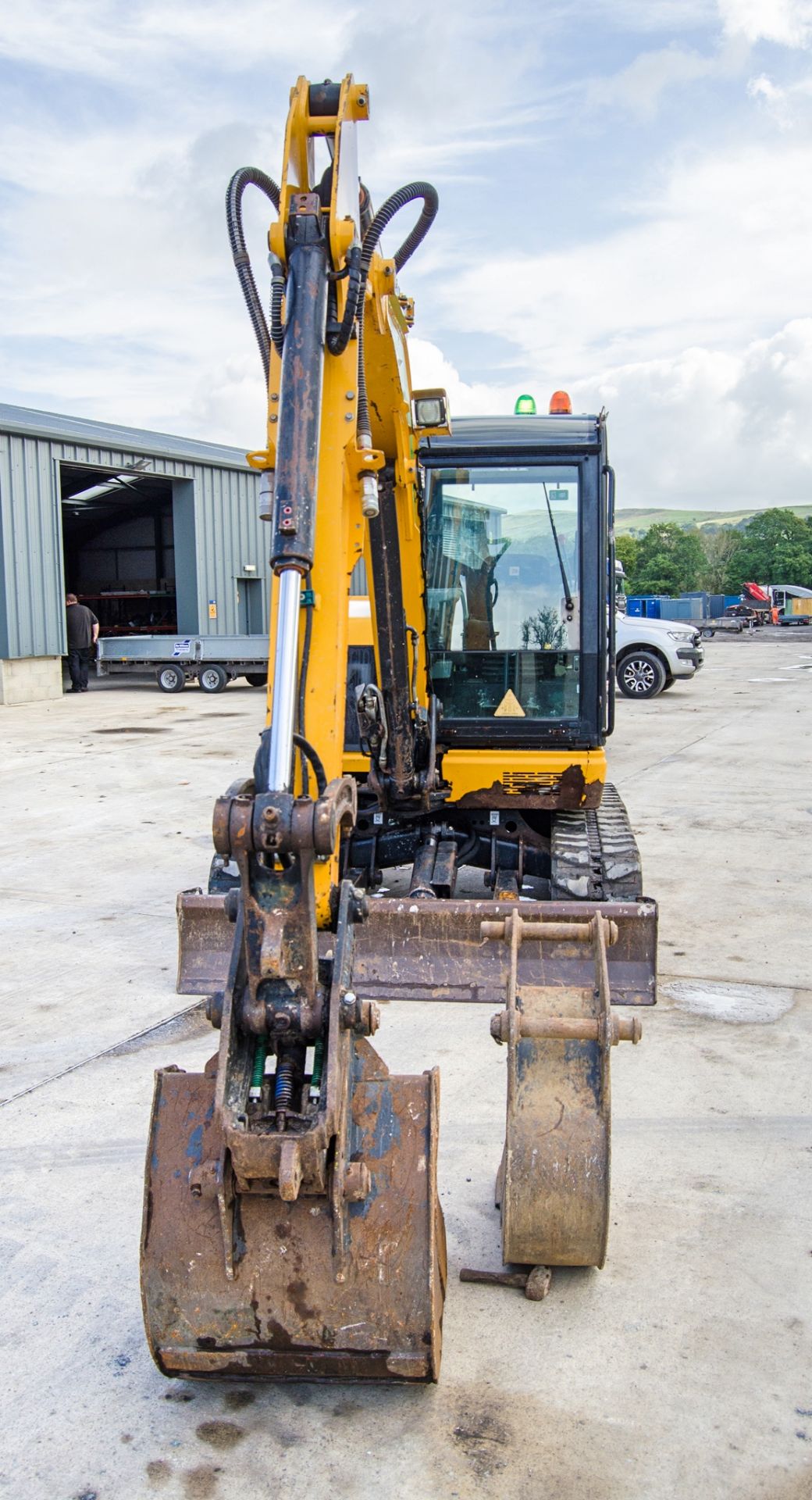 JCB 55 Z-1 5.5 tonne rubber tracked excavator Year: 2017 S/N: 19248 Recorded Hours: 2649 blade, - Image 5 of 26