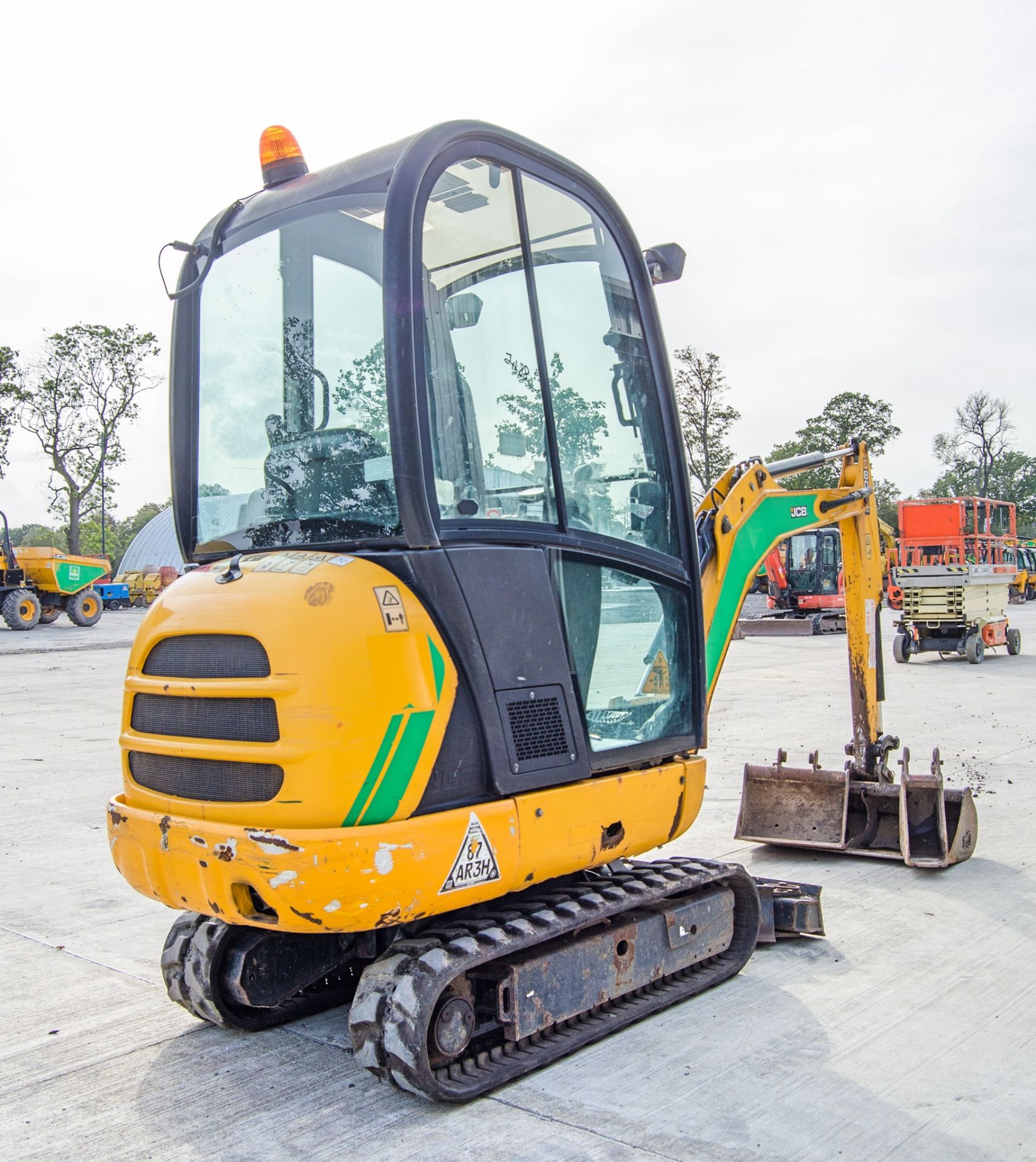 JCB 8018 CTS 1.5 tonne rubber tracked mini excavator Year: 2017 S/N: 2545488 Recorded Hours: 1284 - Image 3 of 26