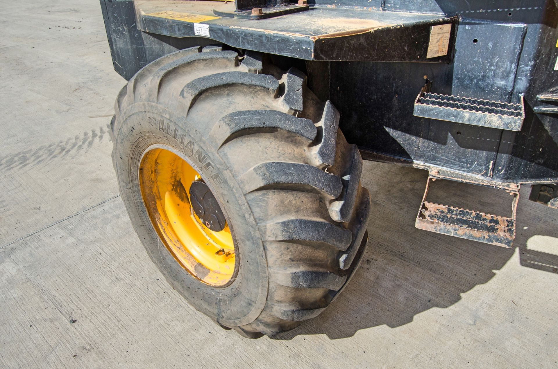 JCB 9 tonne straight skip dumper Year: 2016 S/N: EGGRM0414 Recorded Hours: 1927 A738305 c/w V5 - Image 16 of 22