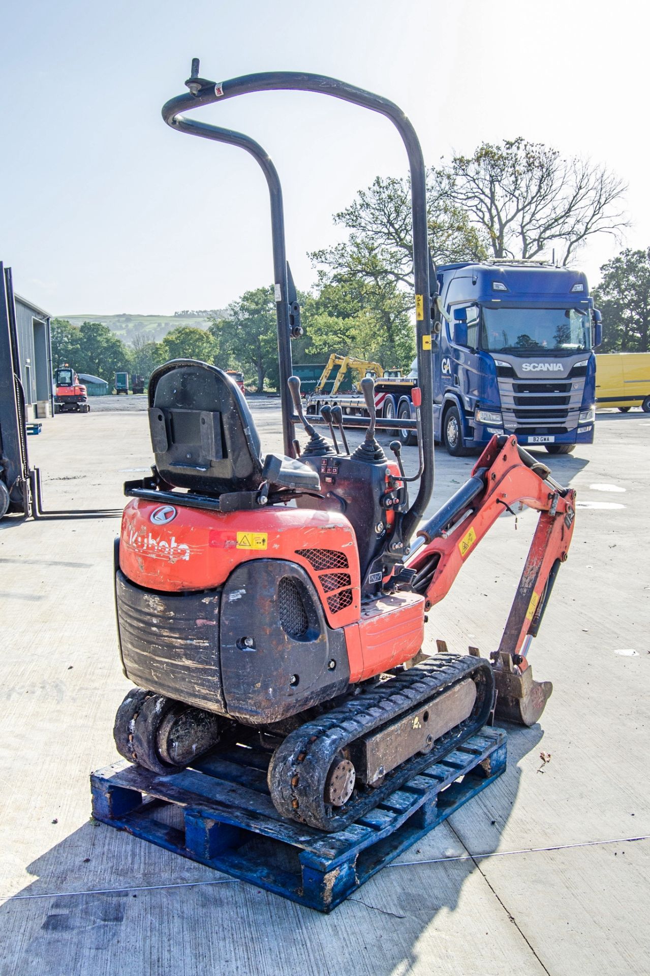 Kubota KX008-3 0.8 tonne rubber tracked micro excavator Year: 2019 S/N: 31814 Recorded Hours: 1318 - Image 3 of 25