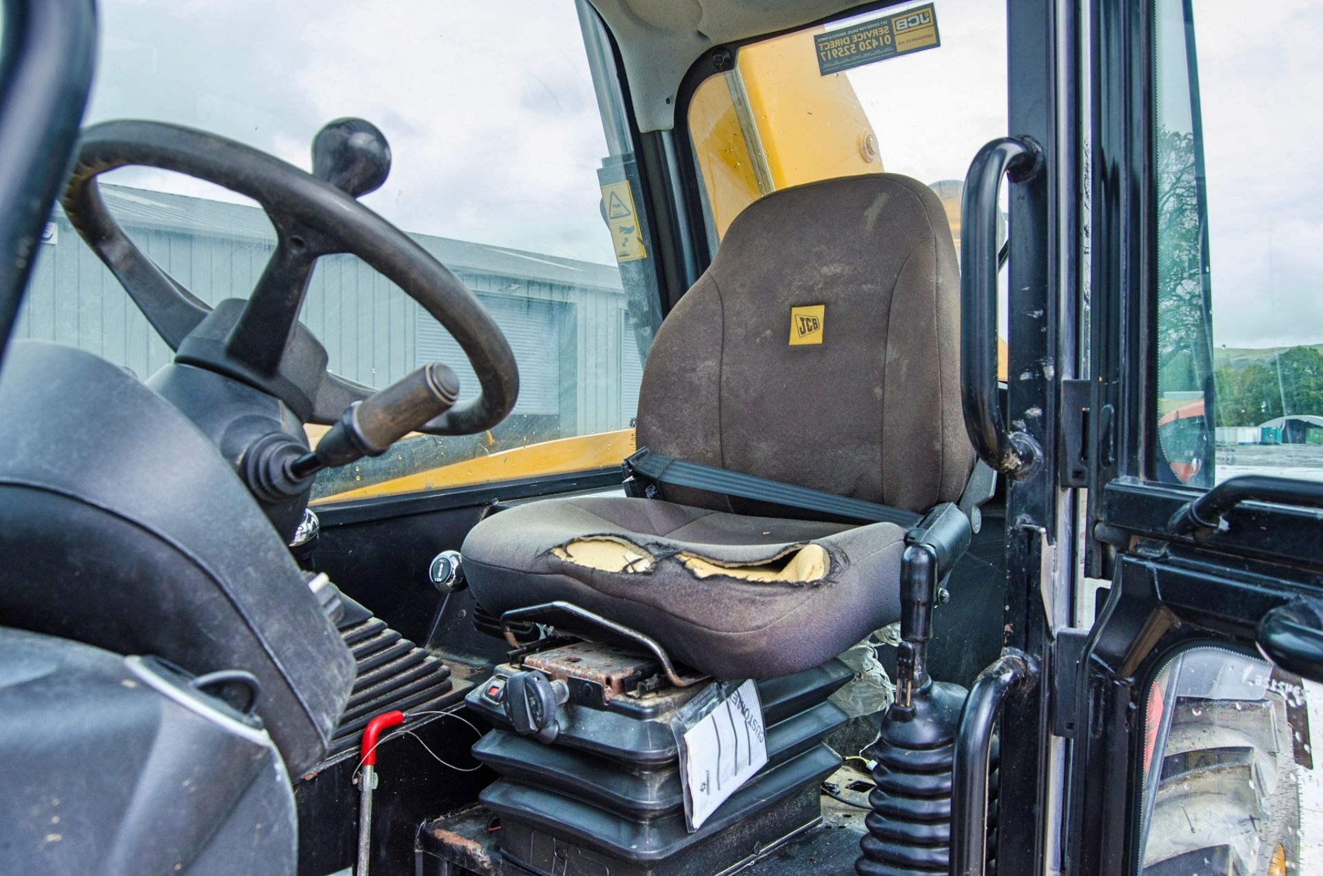 JCB 535-95 9.5 metre telescopic handler Year: 2014 S/N: 2342126 Recorded Hours: 4284 A638502 - Image 17 of 24