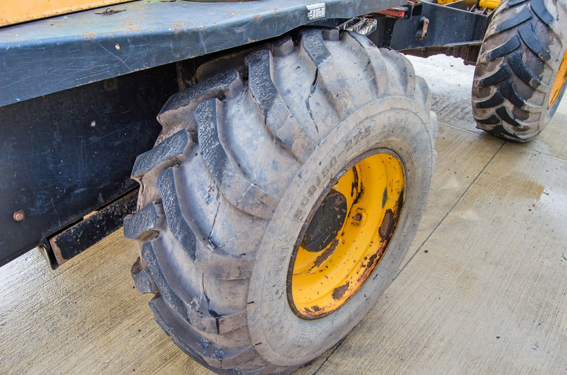 JCB 9 tonne straight skip dumper Year: 2015 S/N: EFFR118237 Recorded Hours: 2585 A681019 - Image 16 of 23